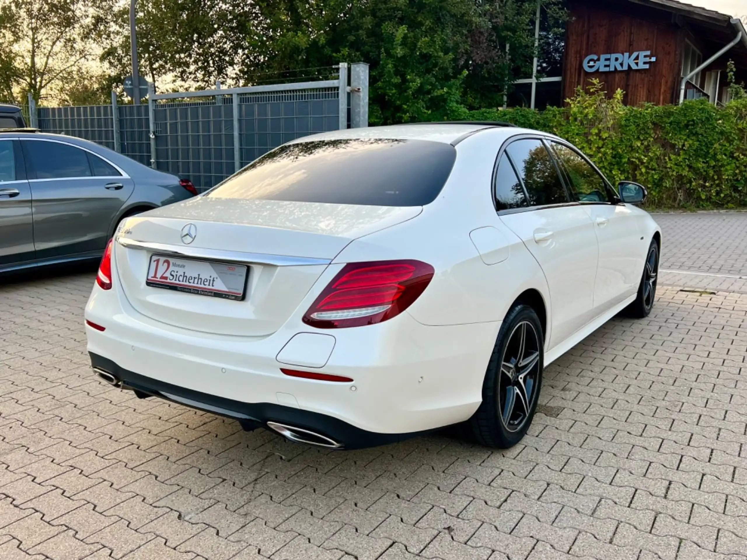 Mercedes-Benz - E 300