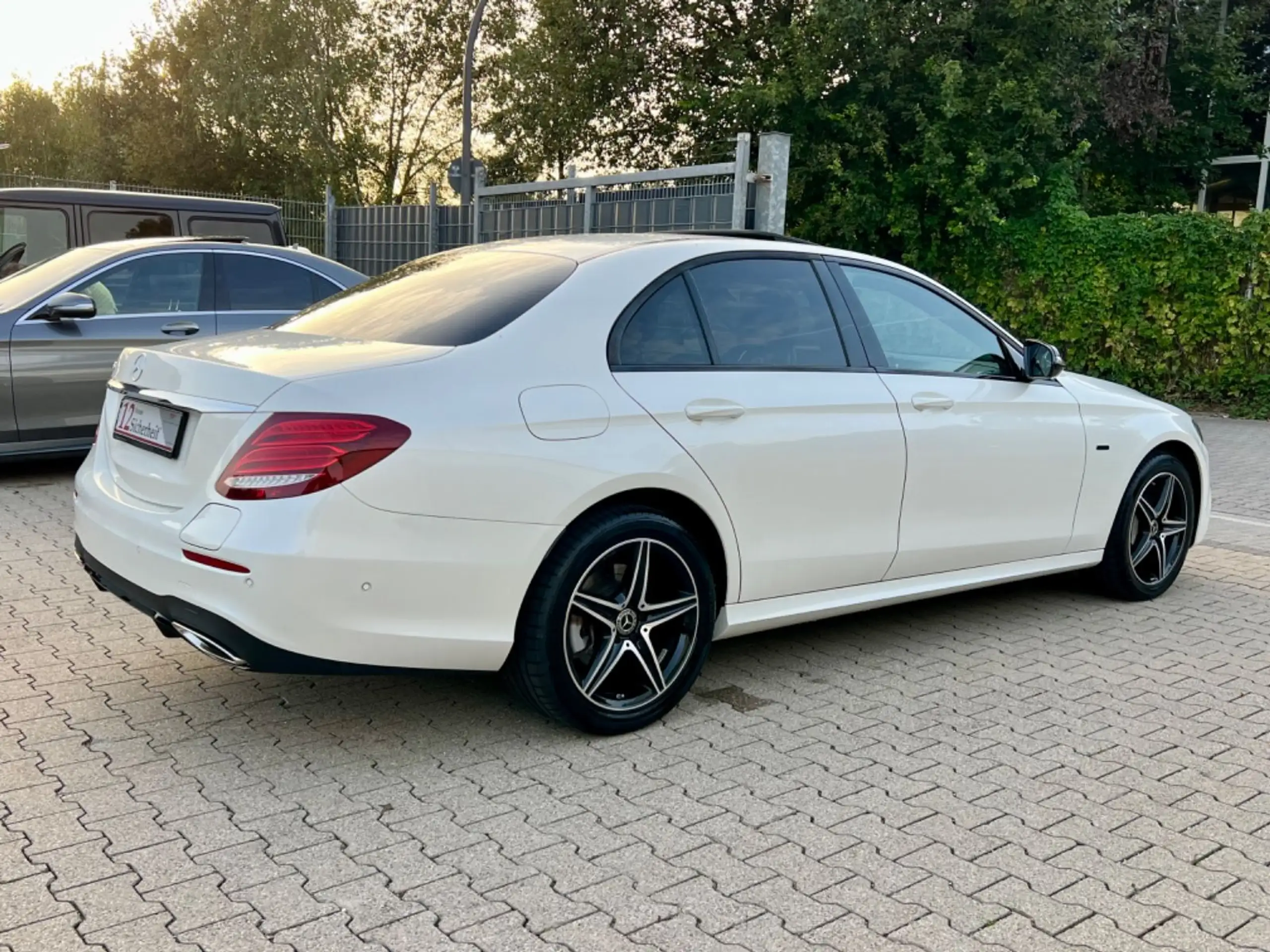 Mercedes-Benz - E 300