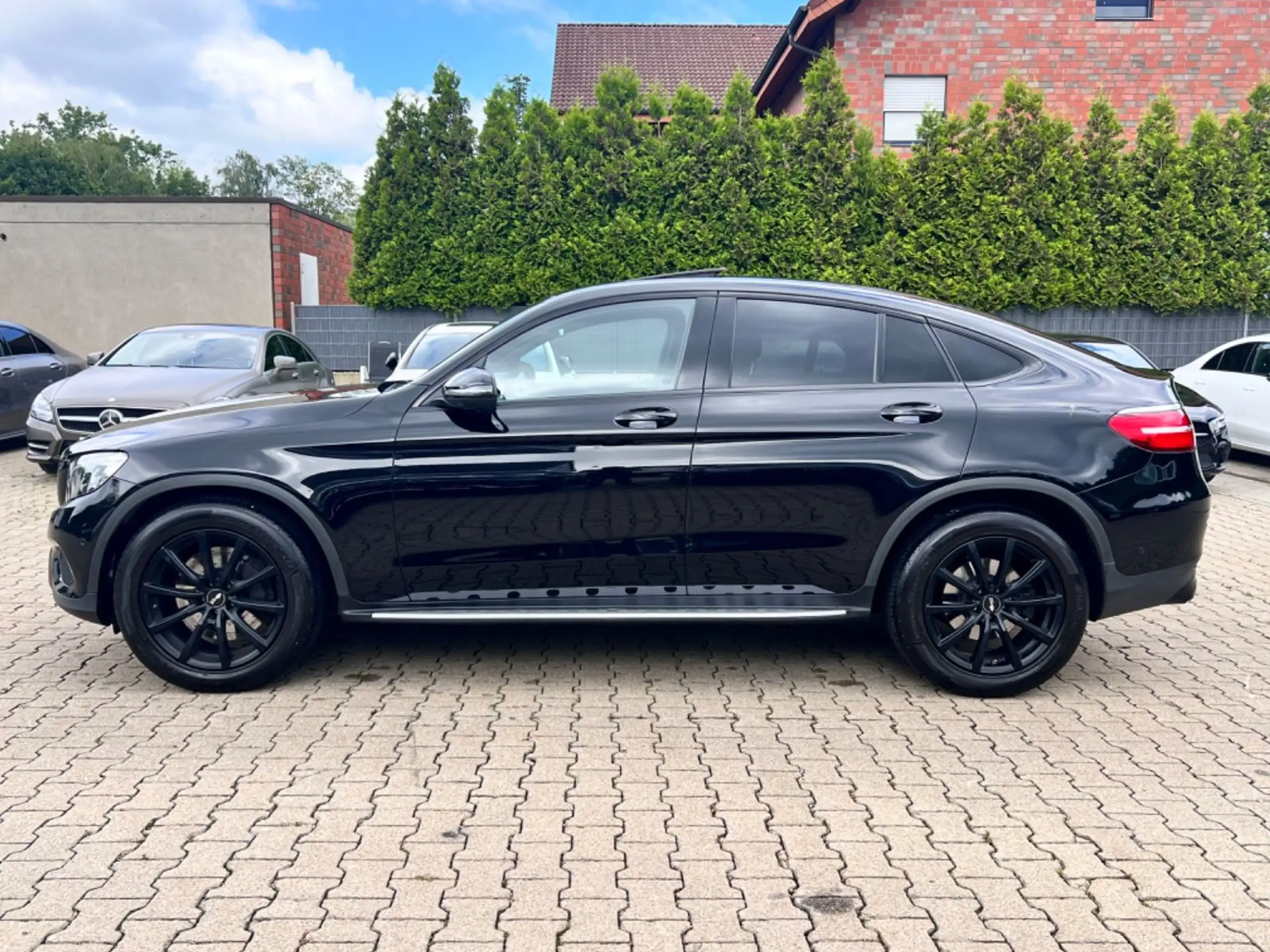 Mercedes-Benz - GLC 250