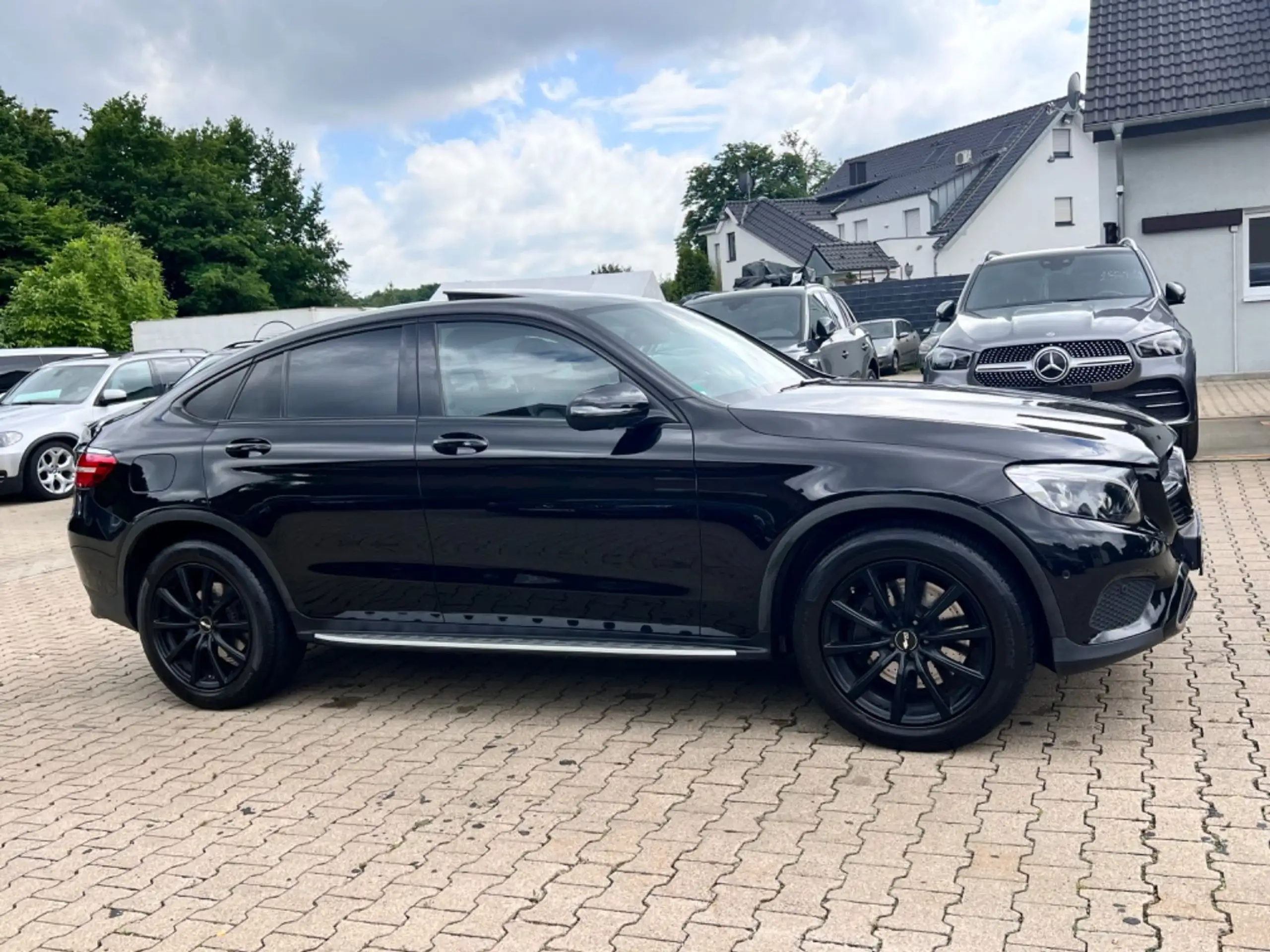 Mercedes-Benz - GLC 250