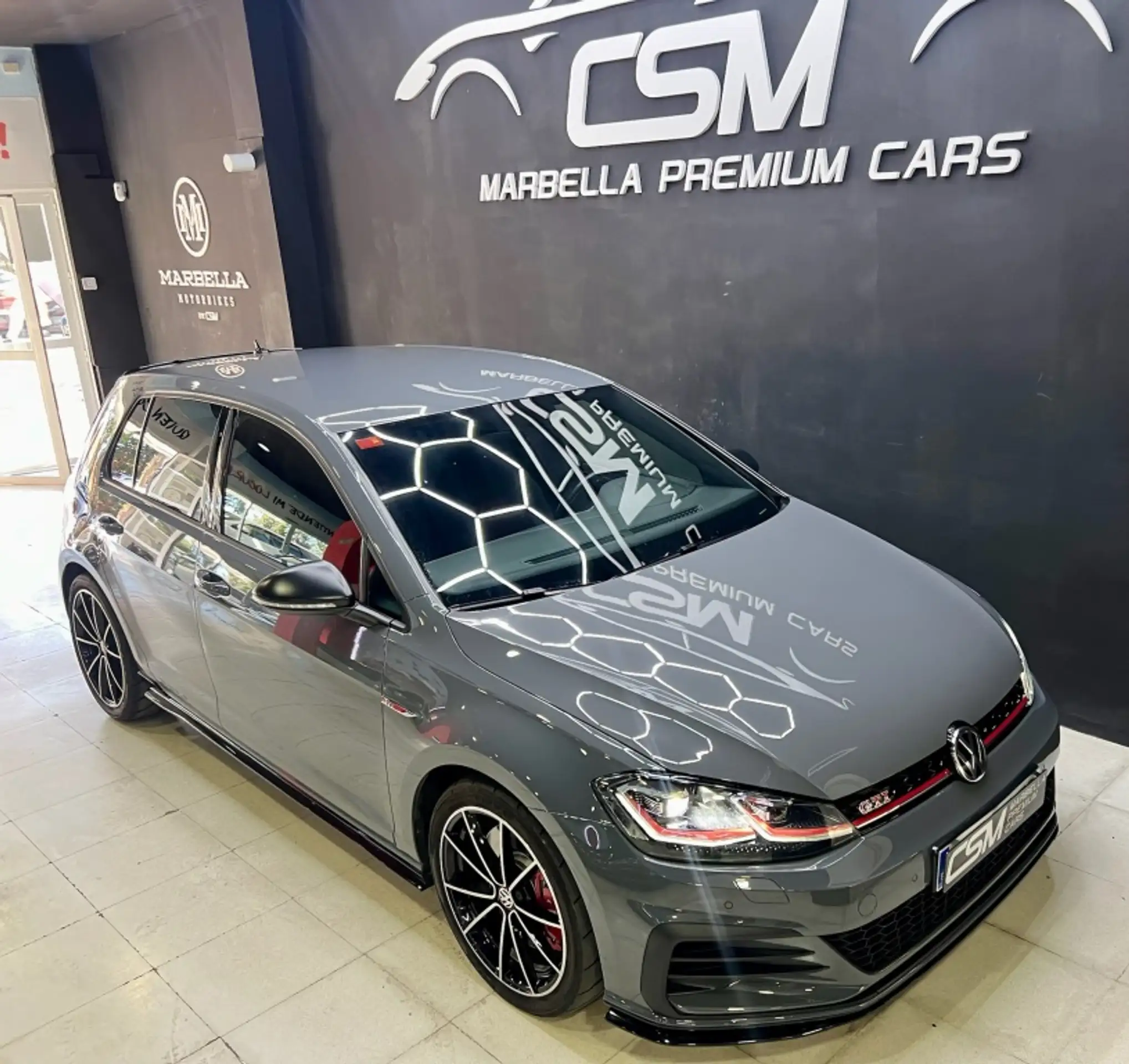 Volkswagen - Golf GTI