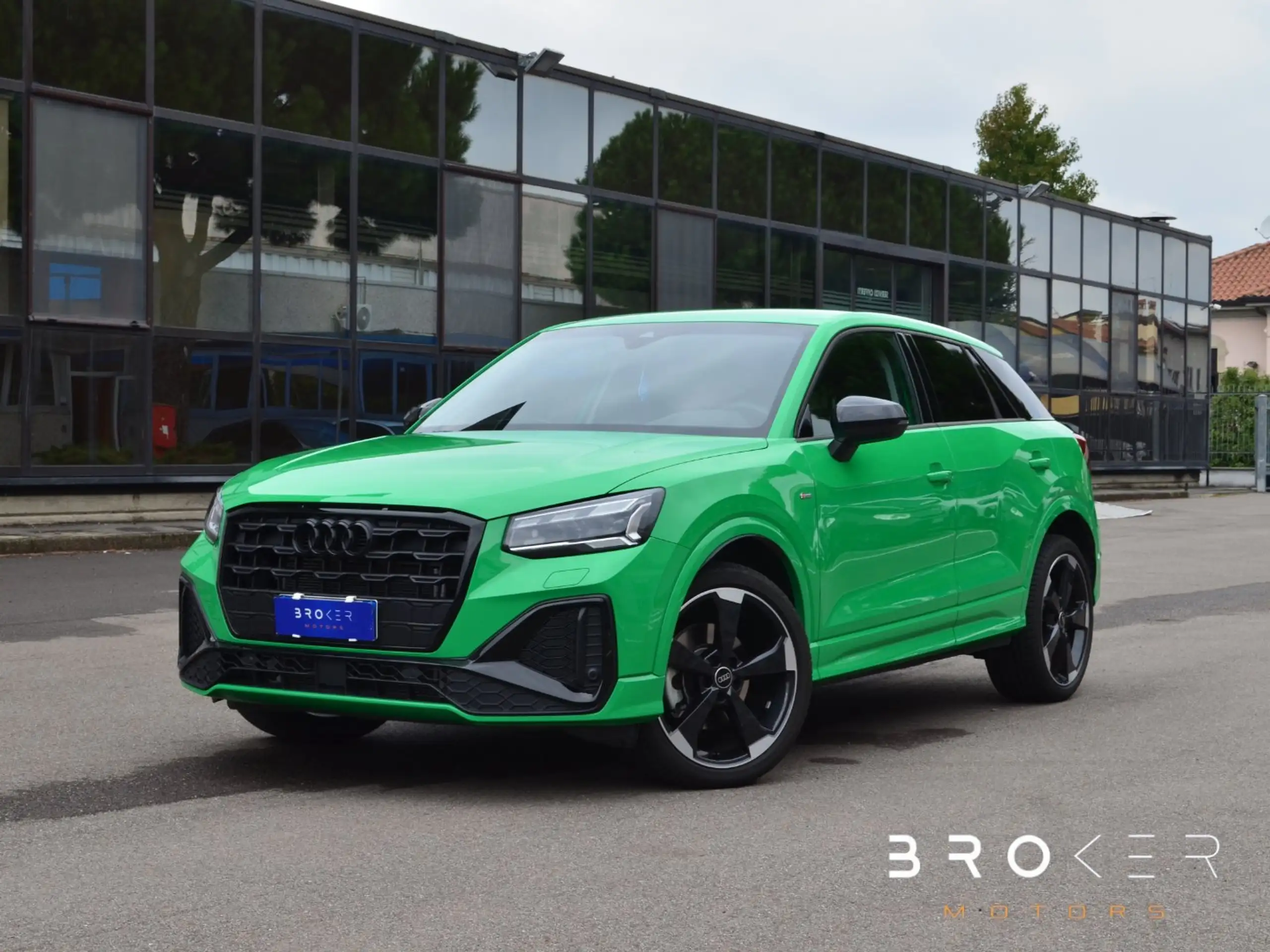 Audi - Q2