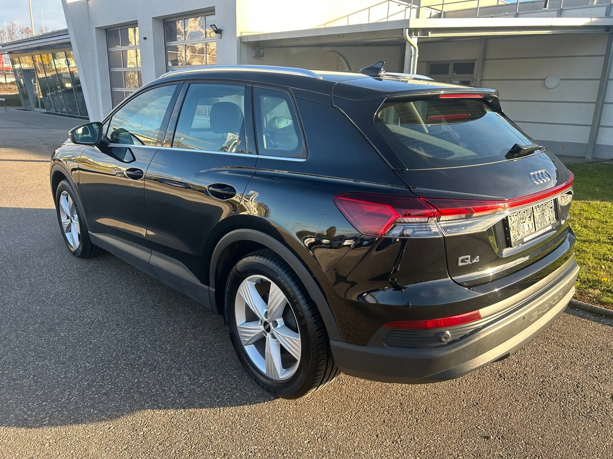 Audi - Q4 e-tron