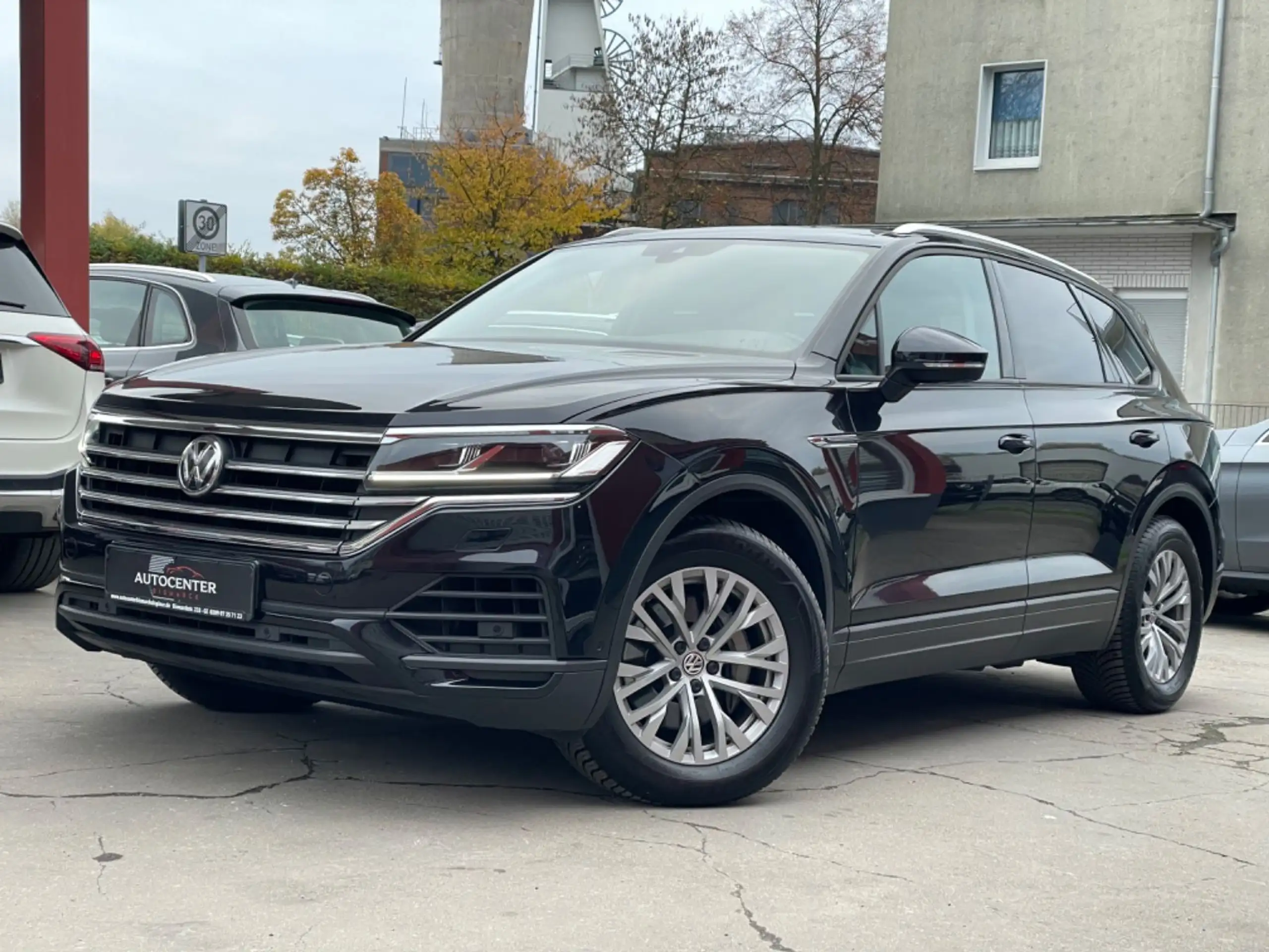 Volkswagen - Touareg