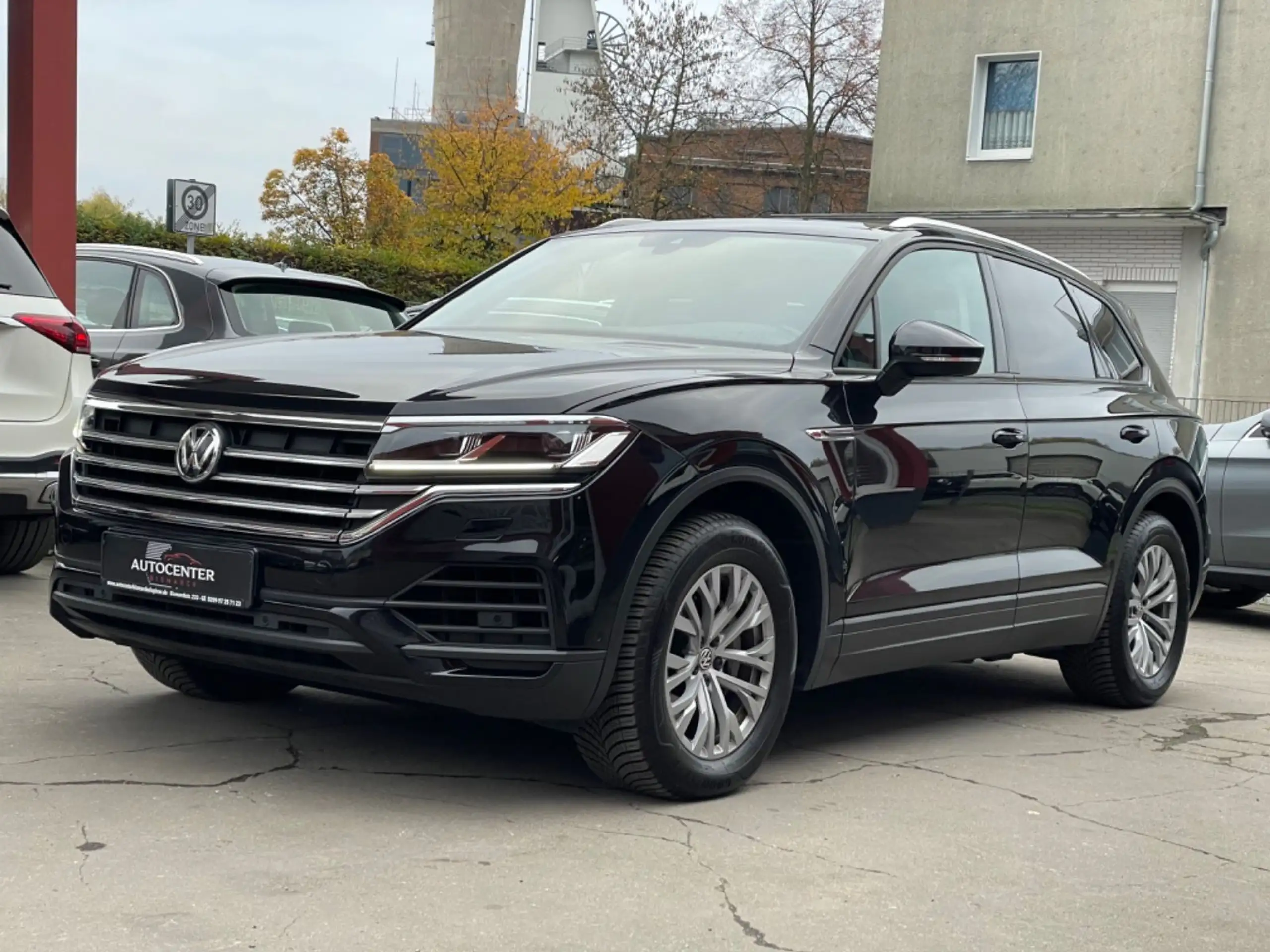 Volkswagen - Touareg