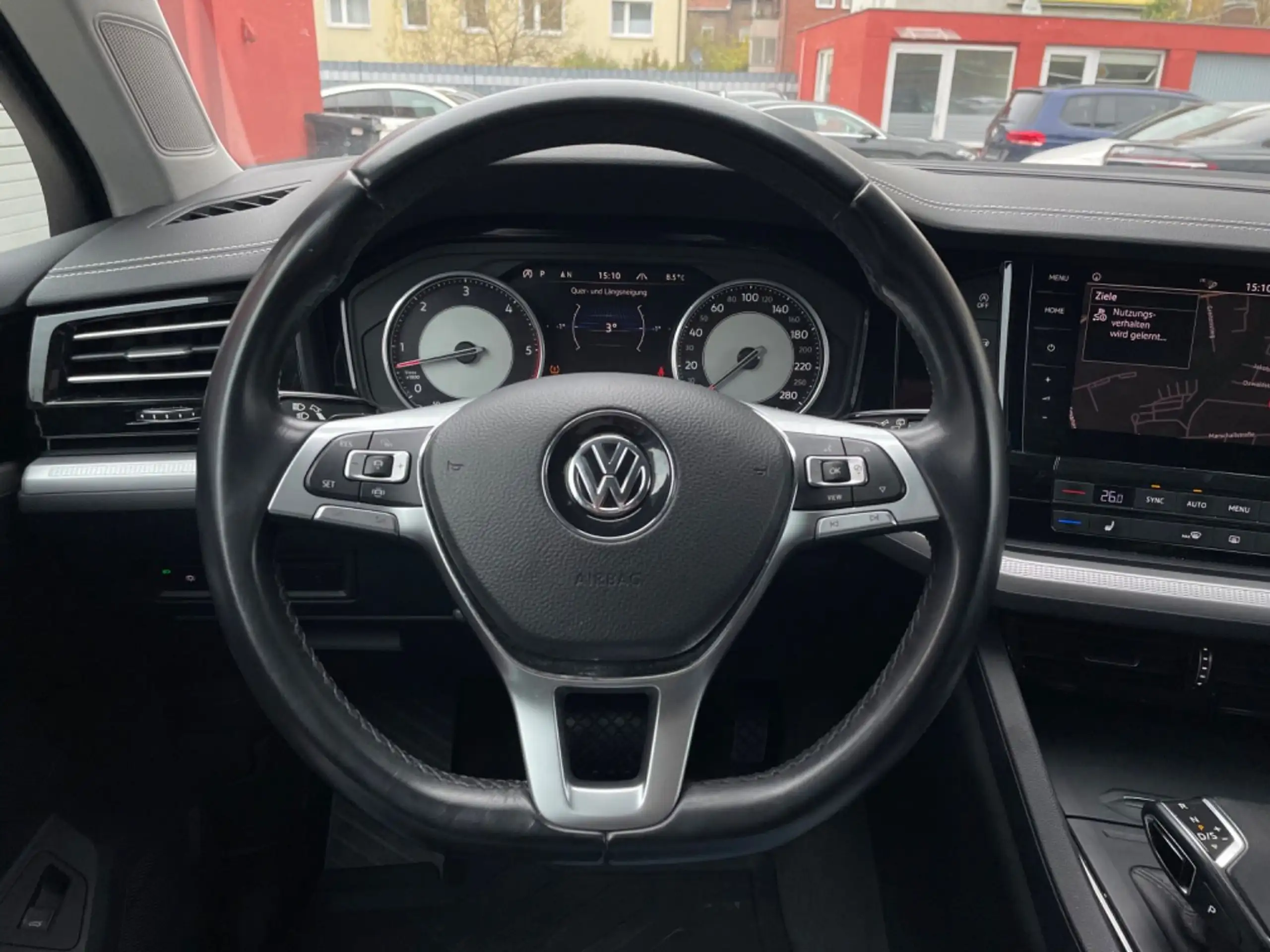 Volkswagen - Touareg