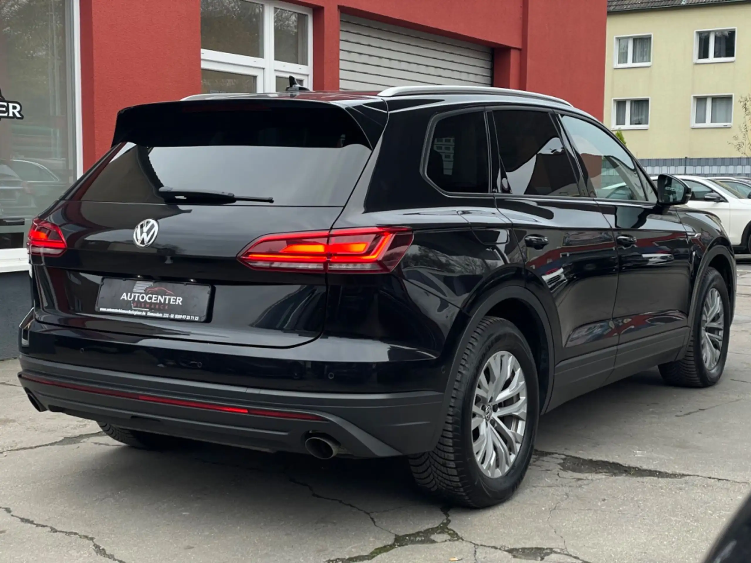 Volkswagen - Touareg