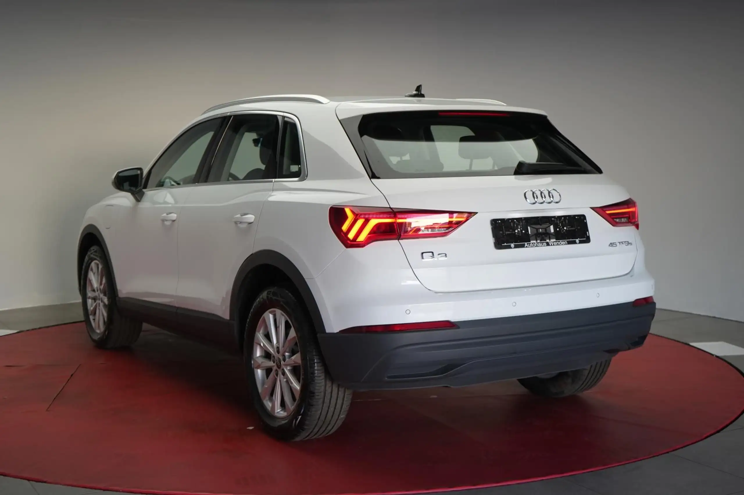 Audi - Q3