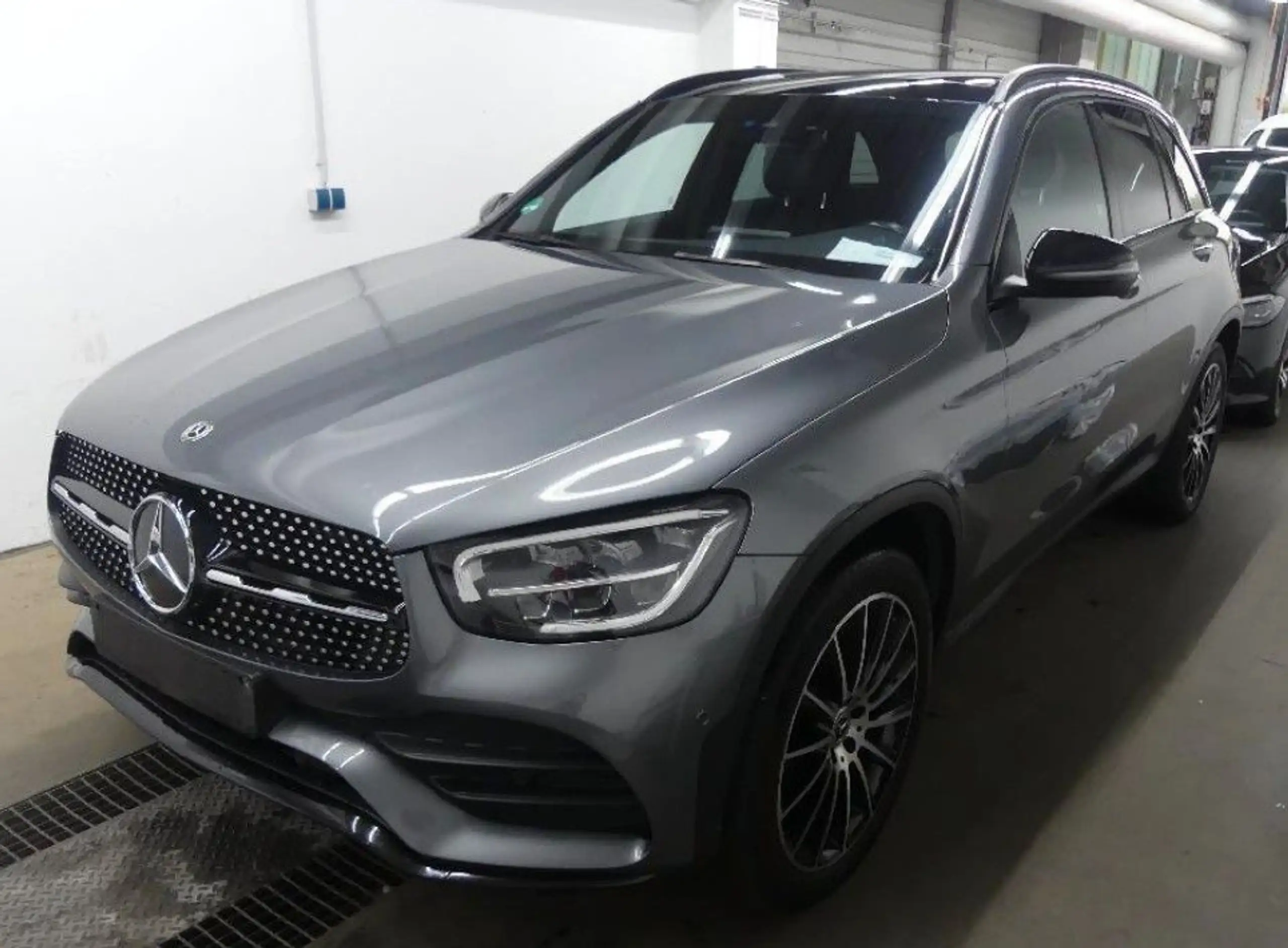 Mercedes-Benz - GLC 220