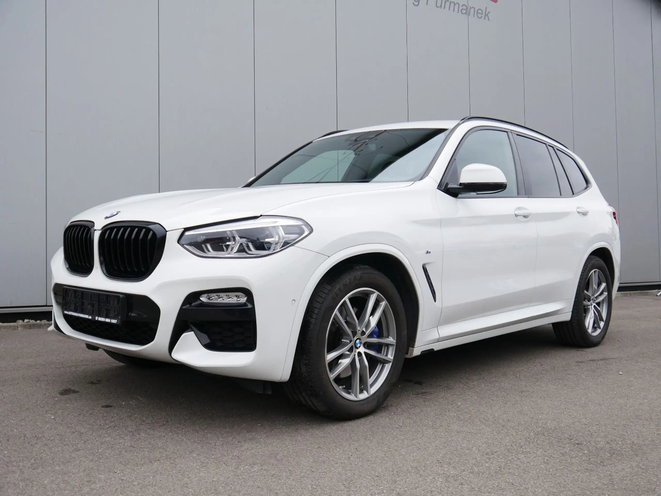 BMW - X3