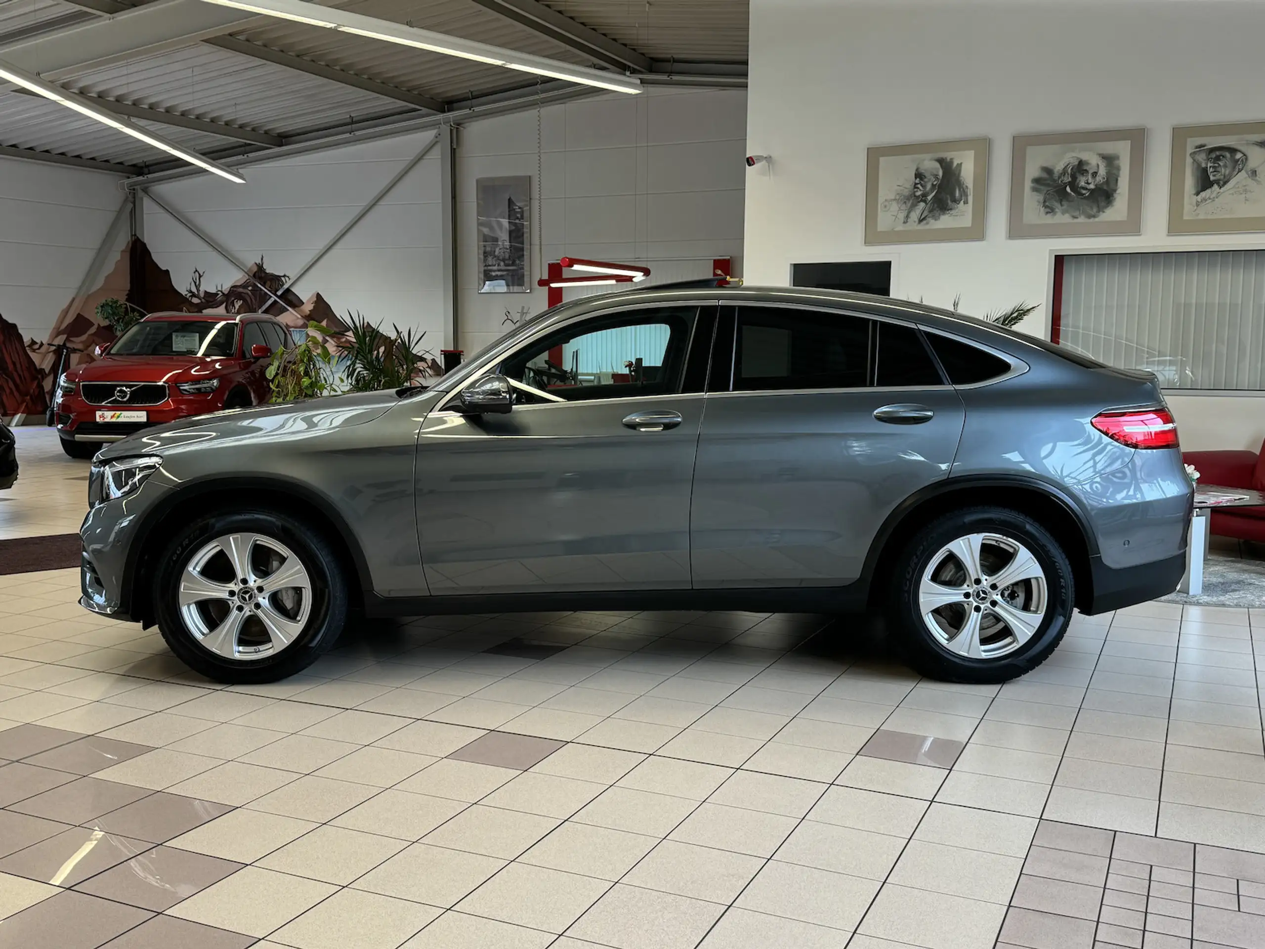 Mercedes-Benz - GLC 250