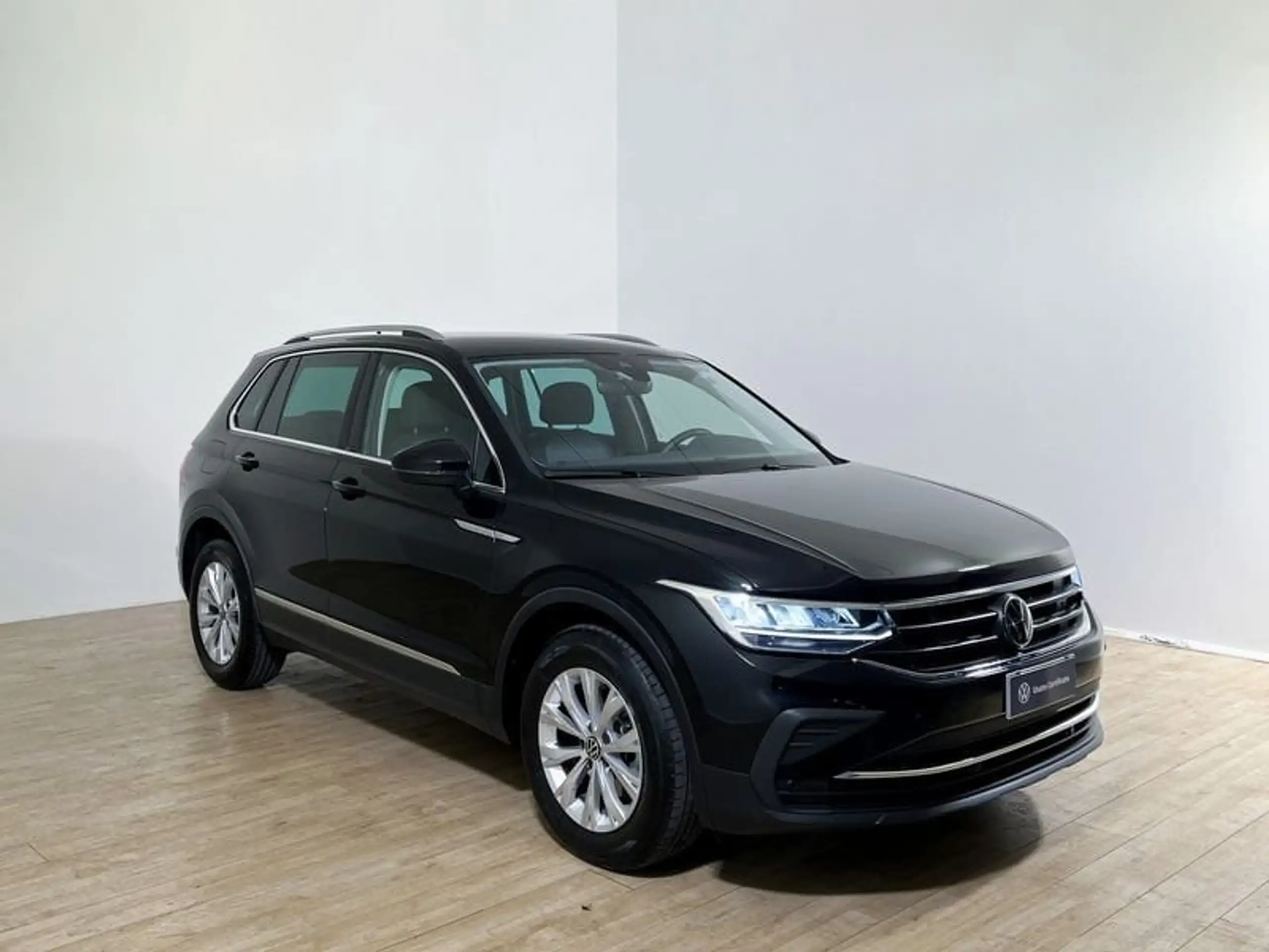 Volkswagen - Tiguan