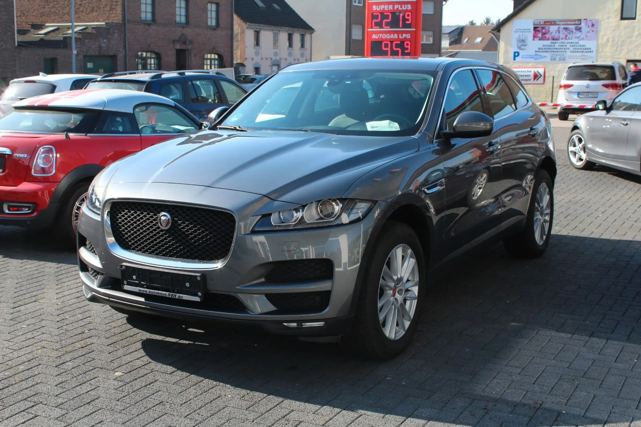 Jaguar - F-Pace