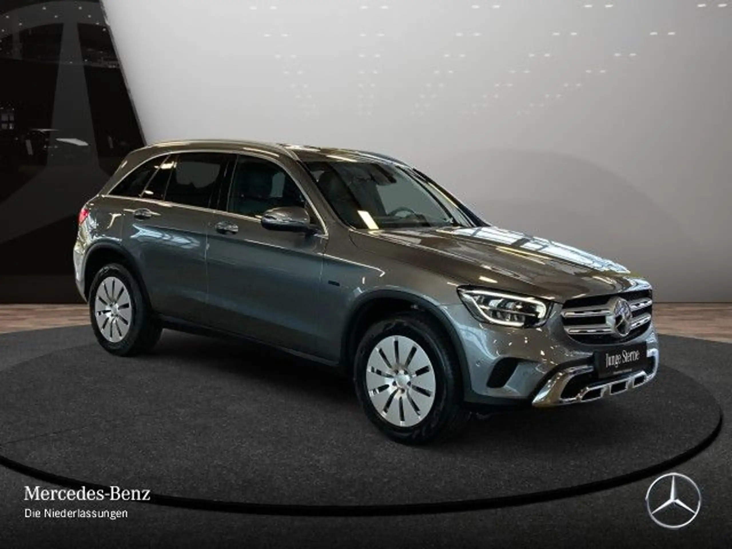 Mercedes-Benz - GLC 300