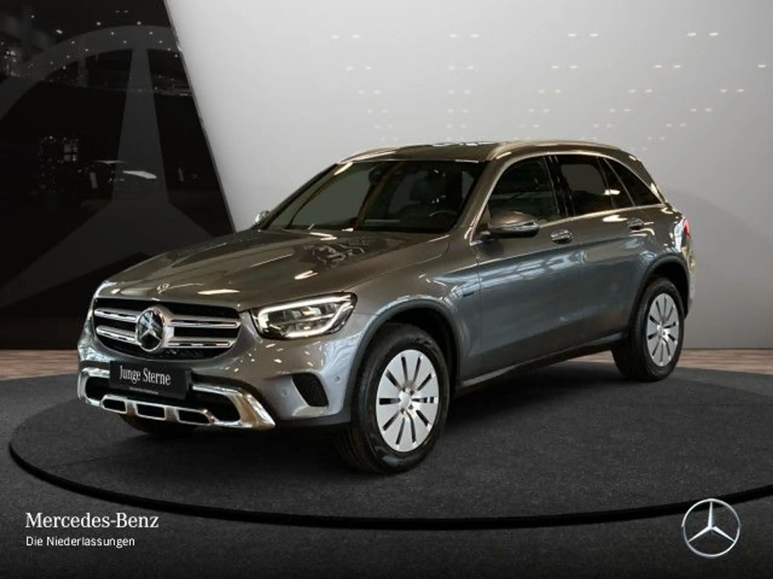 Mercedes-Benz - GLC 300