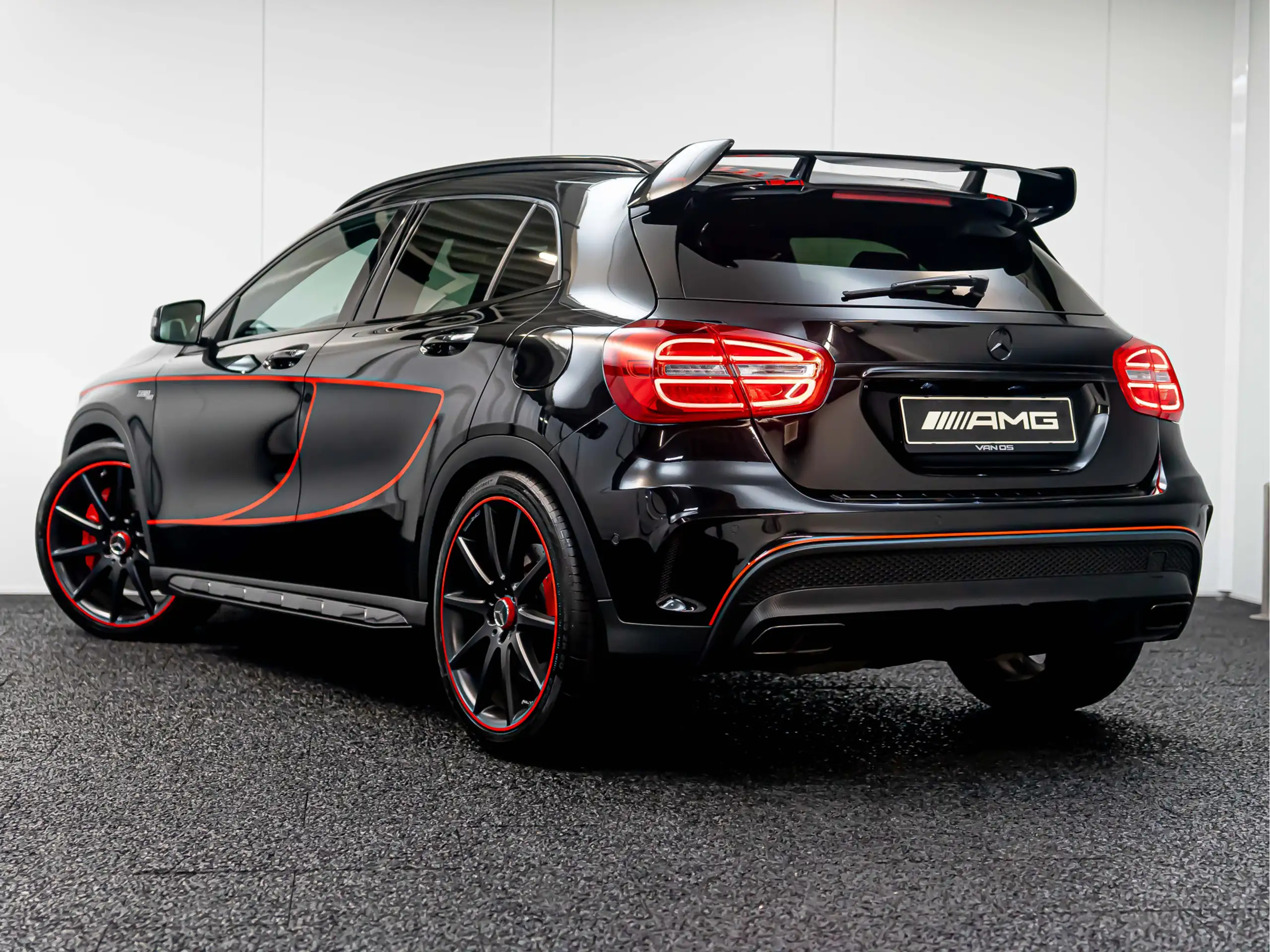 Mercedes-Benz - GLA 45 AMG