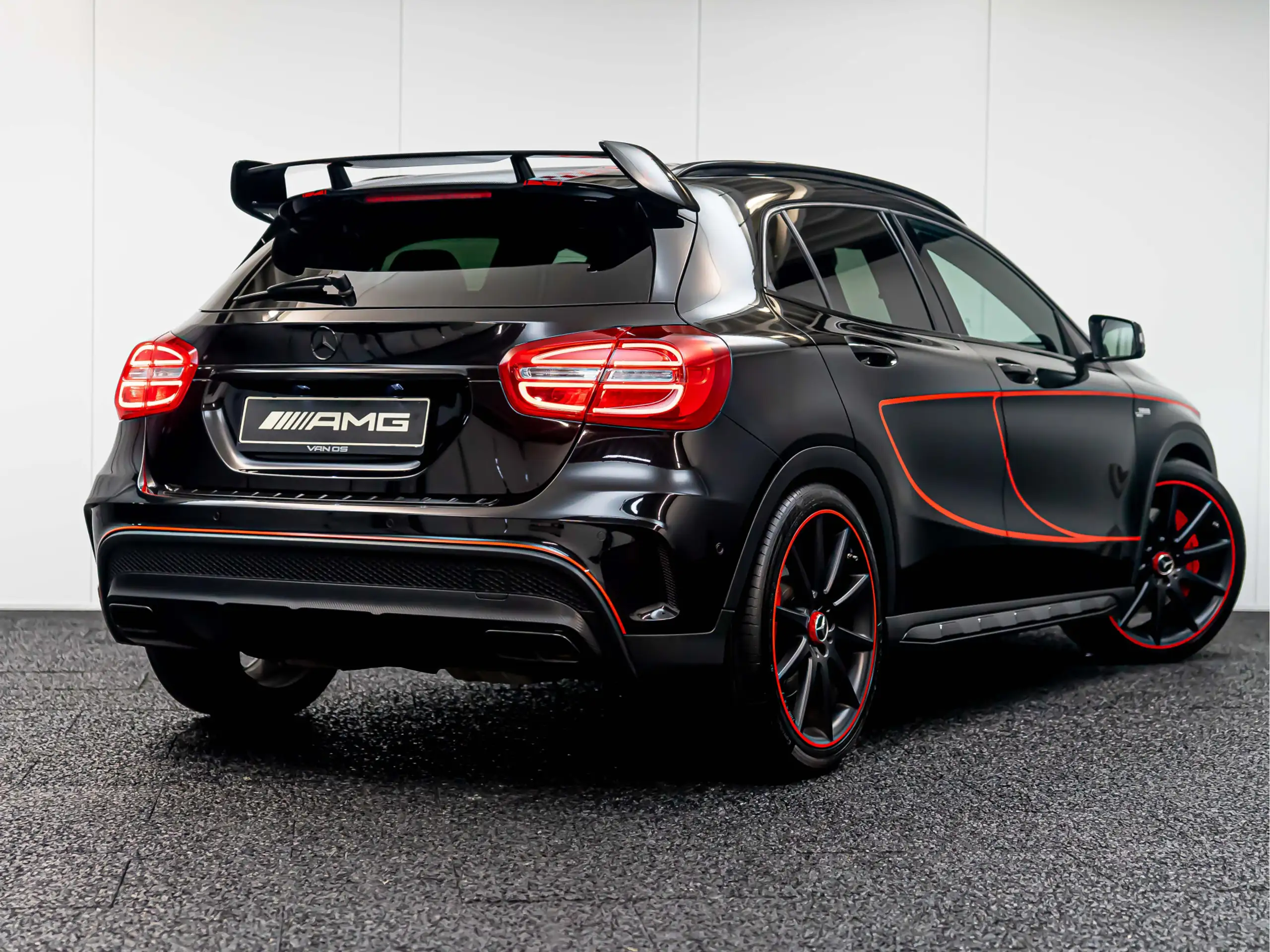 Mercedes-Benz - GLA 45 AMG