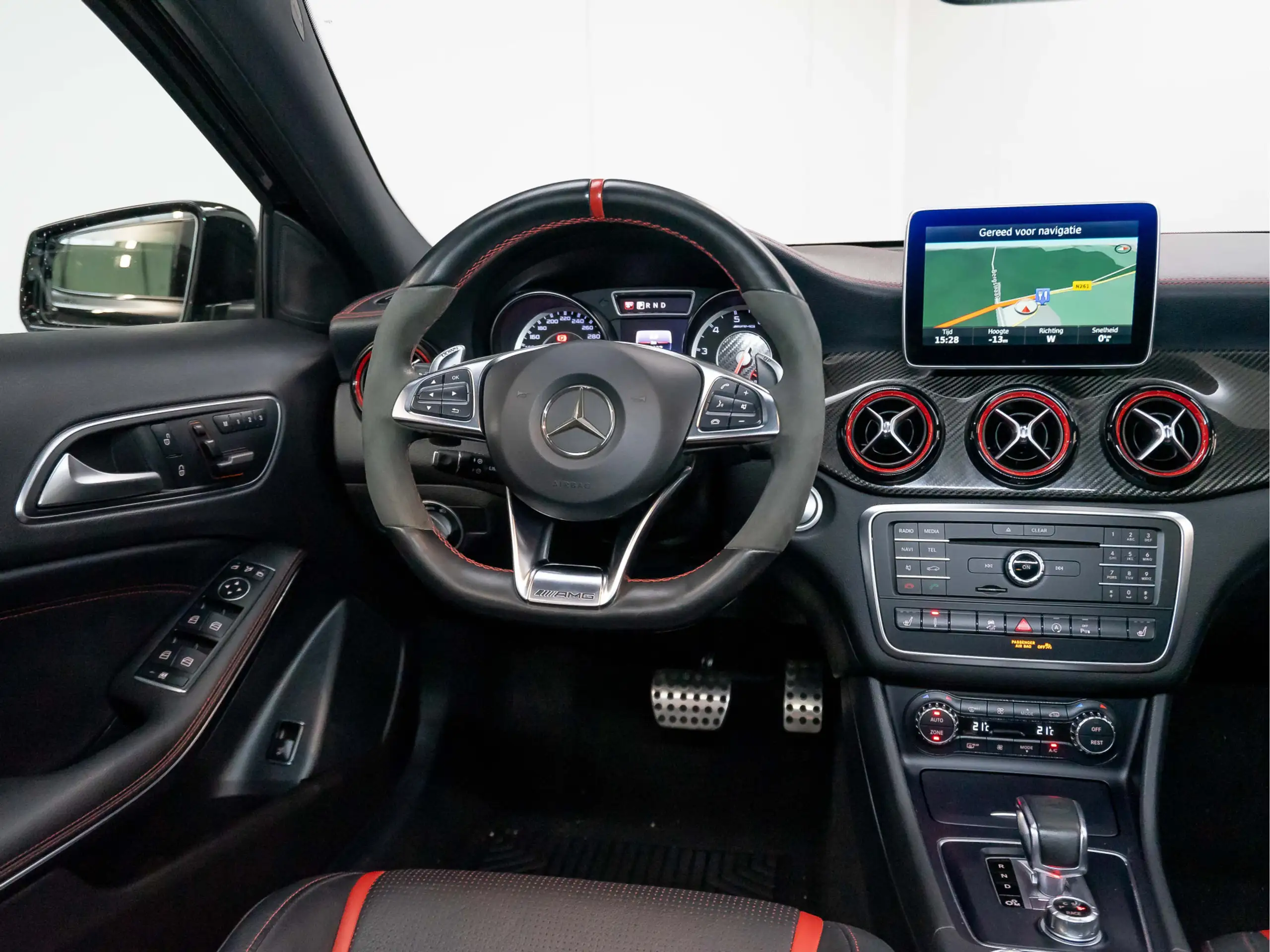 Mercedes-Benz - GLA 45 AMG