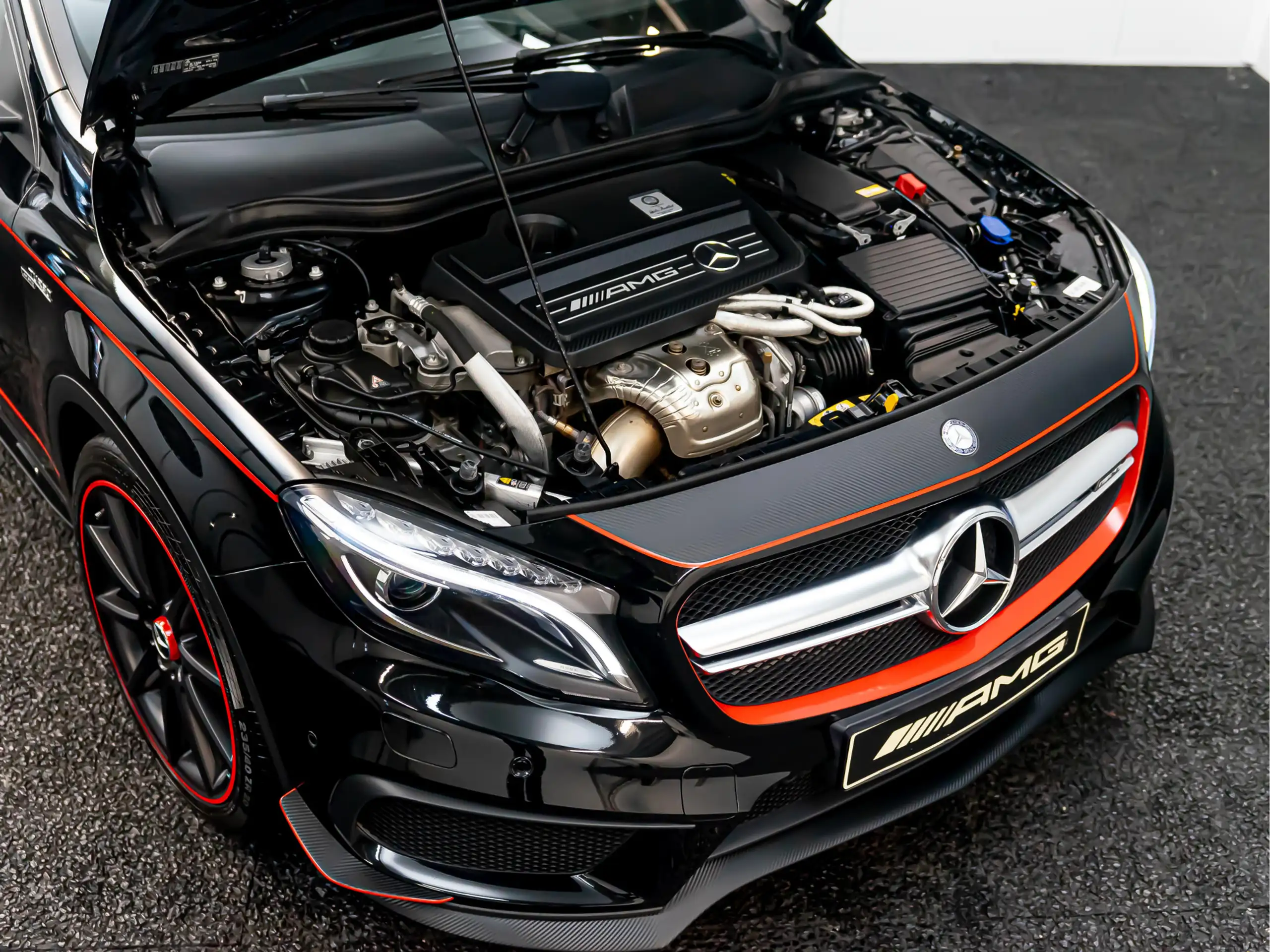 Mercedes-Benz - GLA 45 AMG