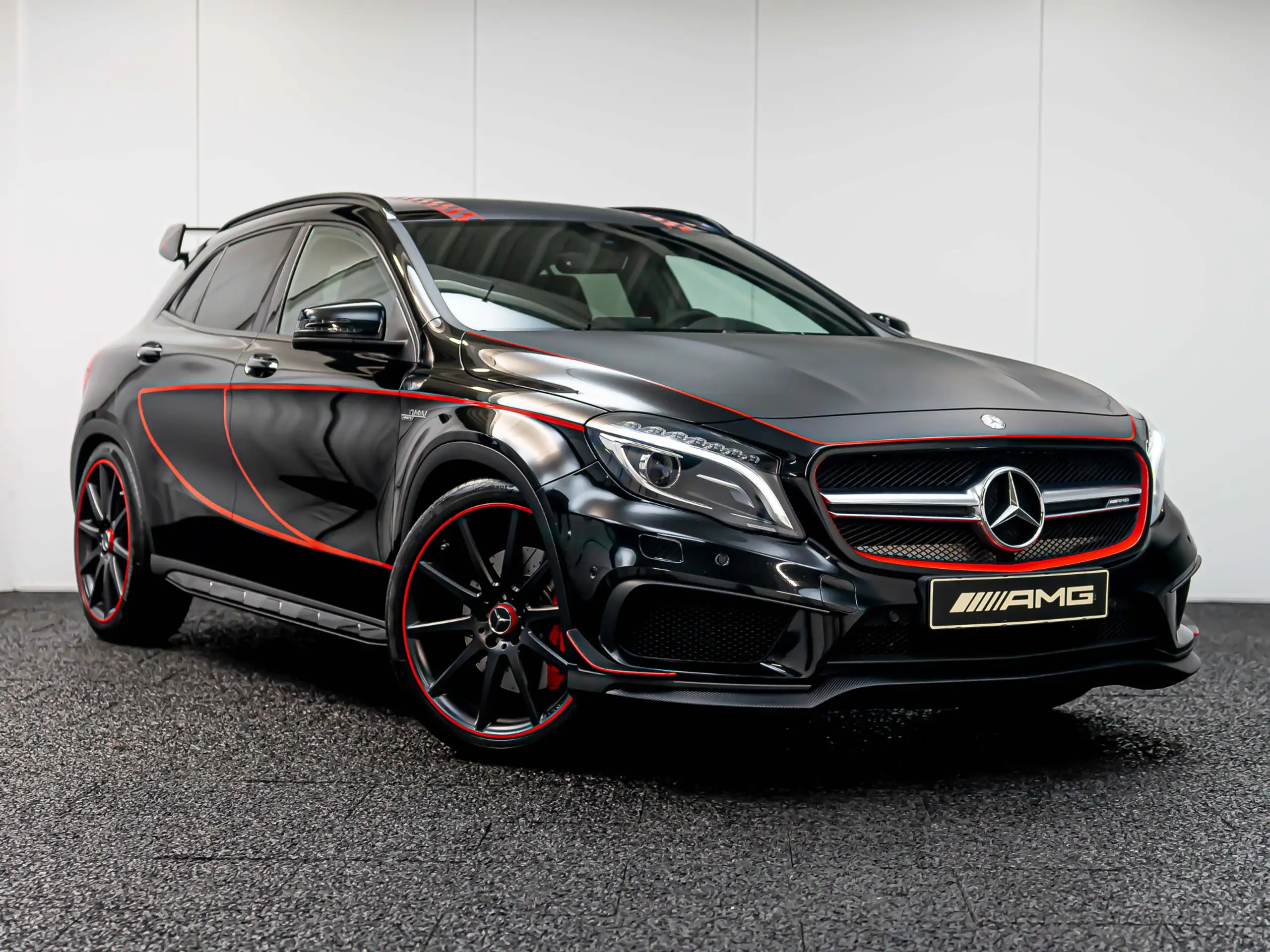 Mercedes-Benz - GLA 45 AMG