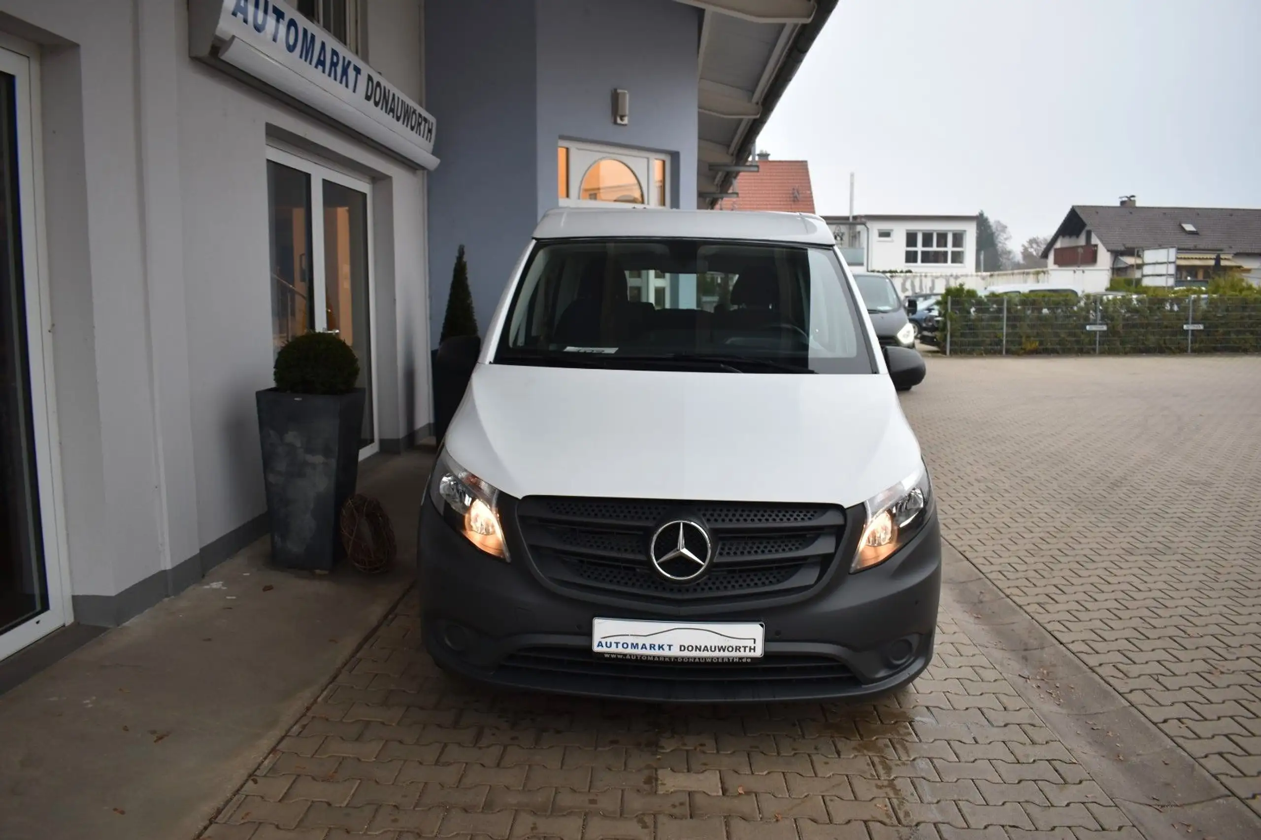 Mercedes-Benz - Vito