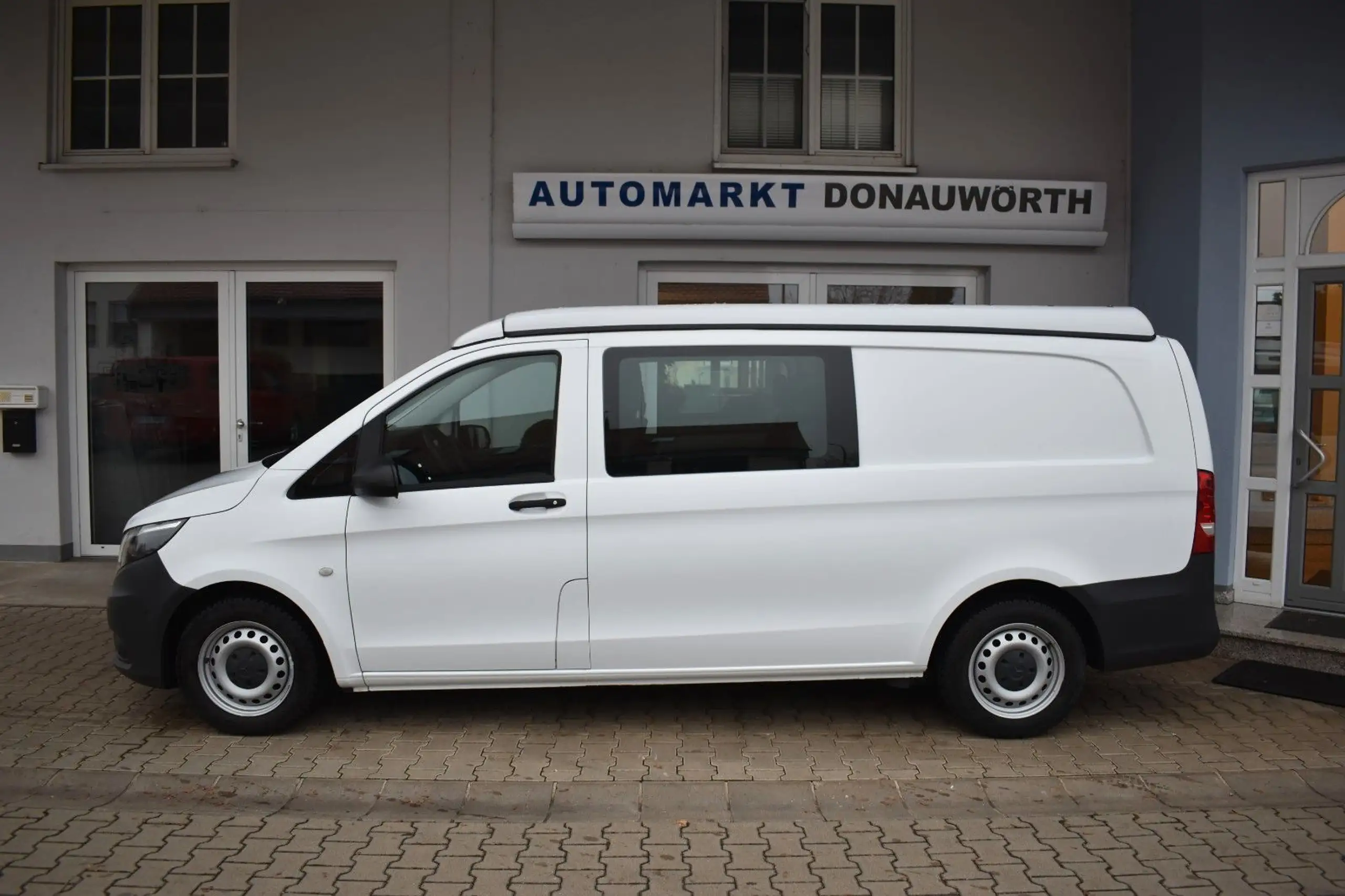 Mercedes-Benz - Vito