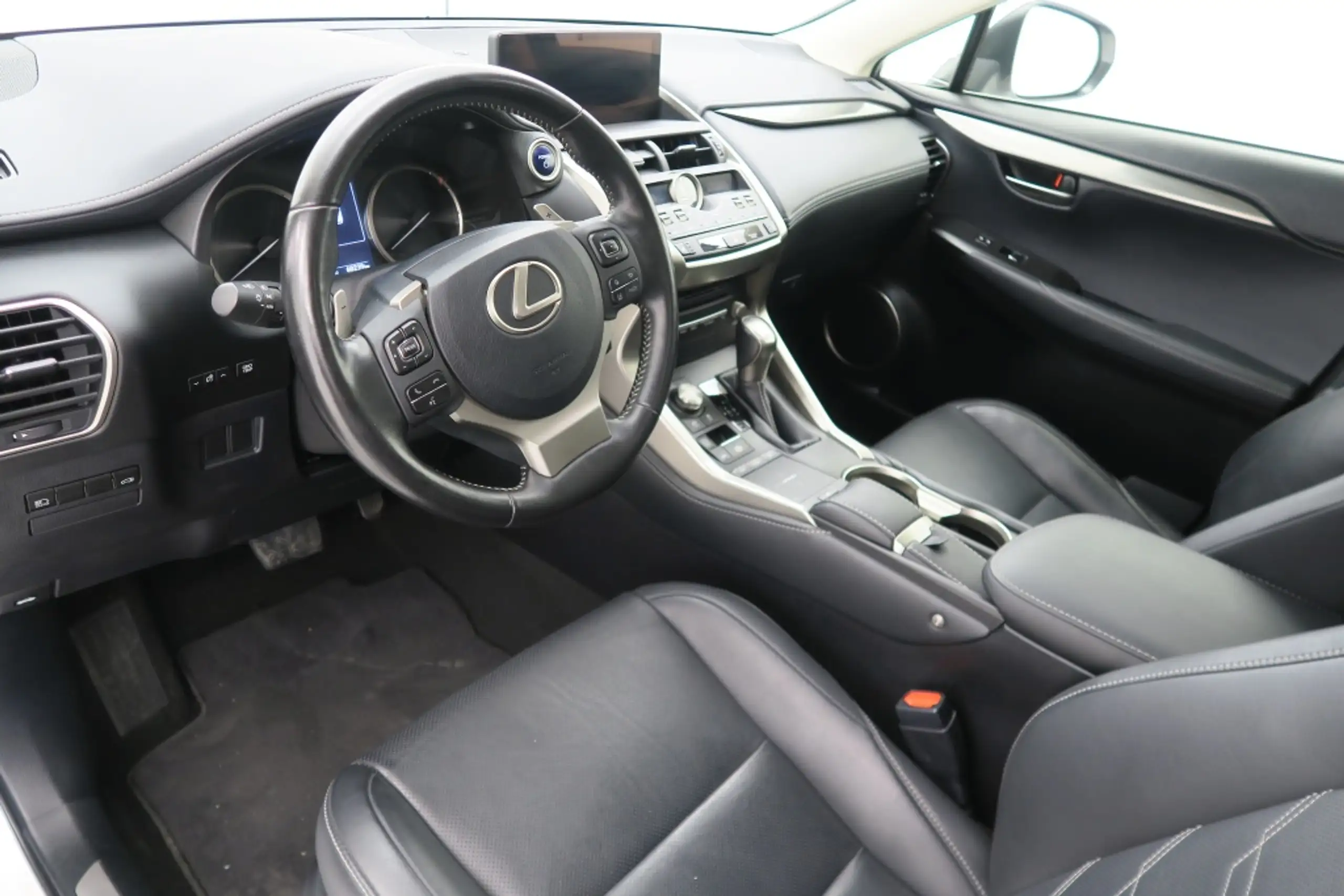 Lexus - NX 300h