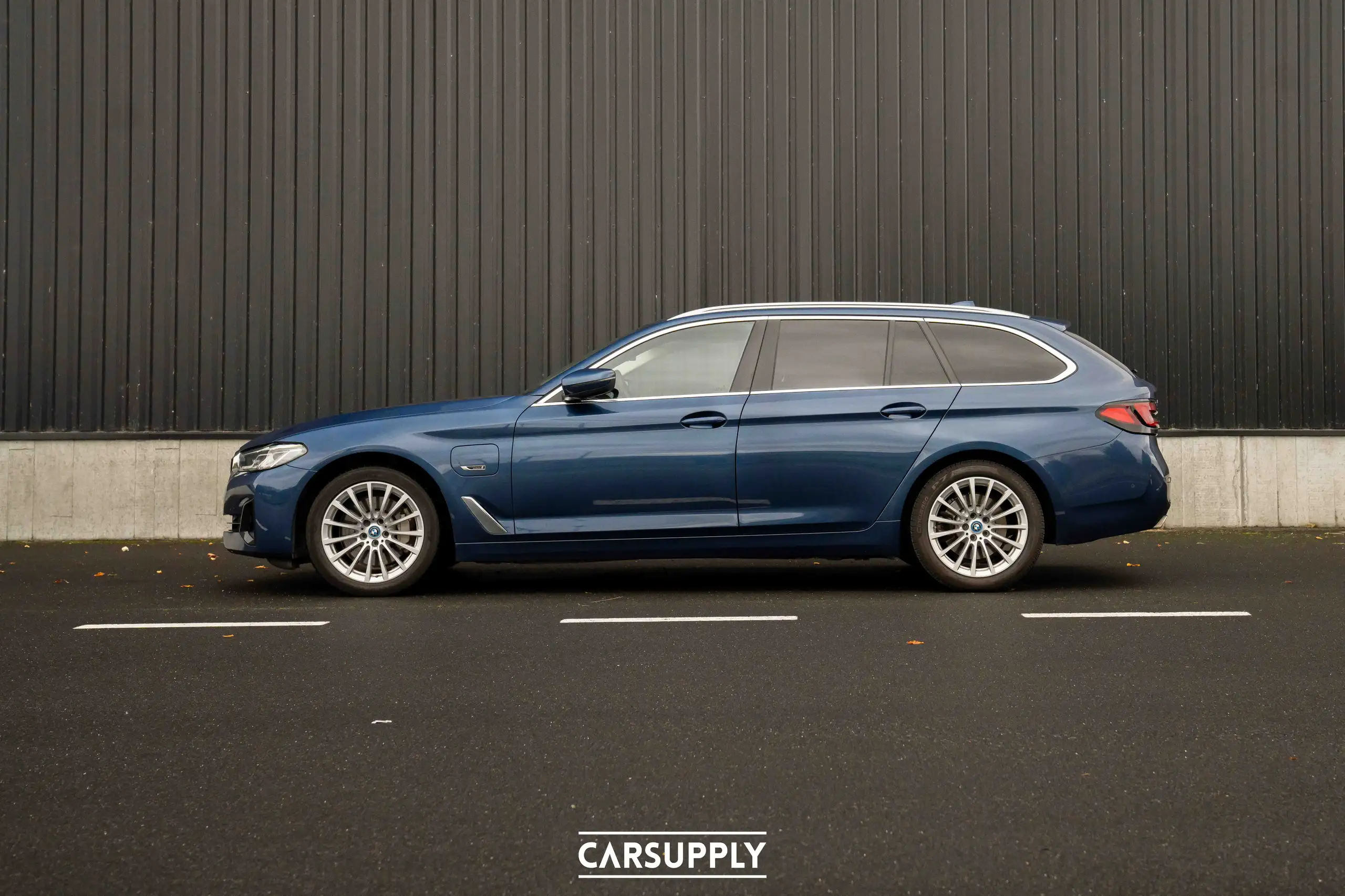 BMW - 530