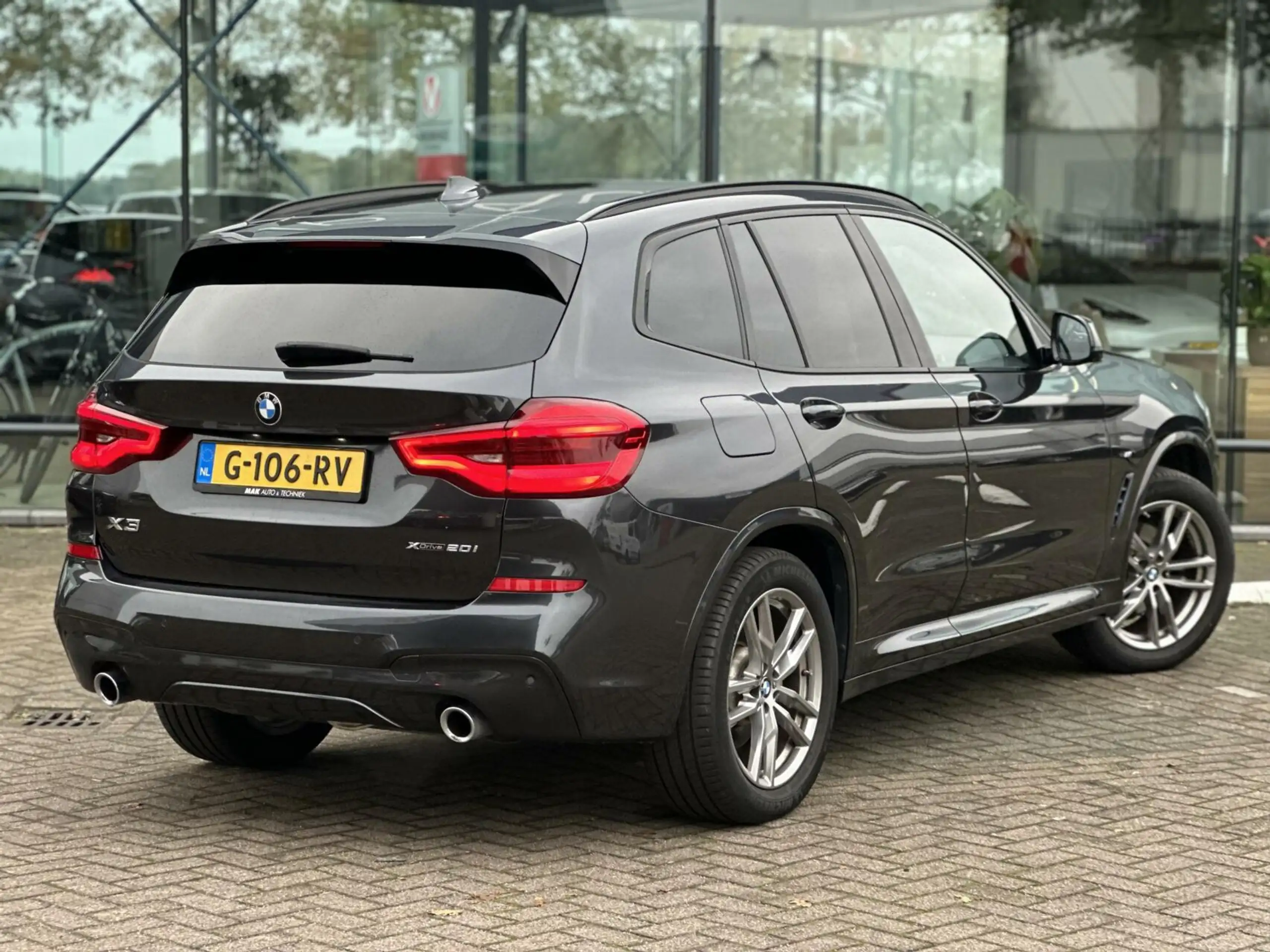 BMW - X3