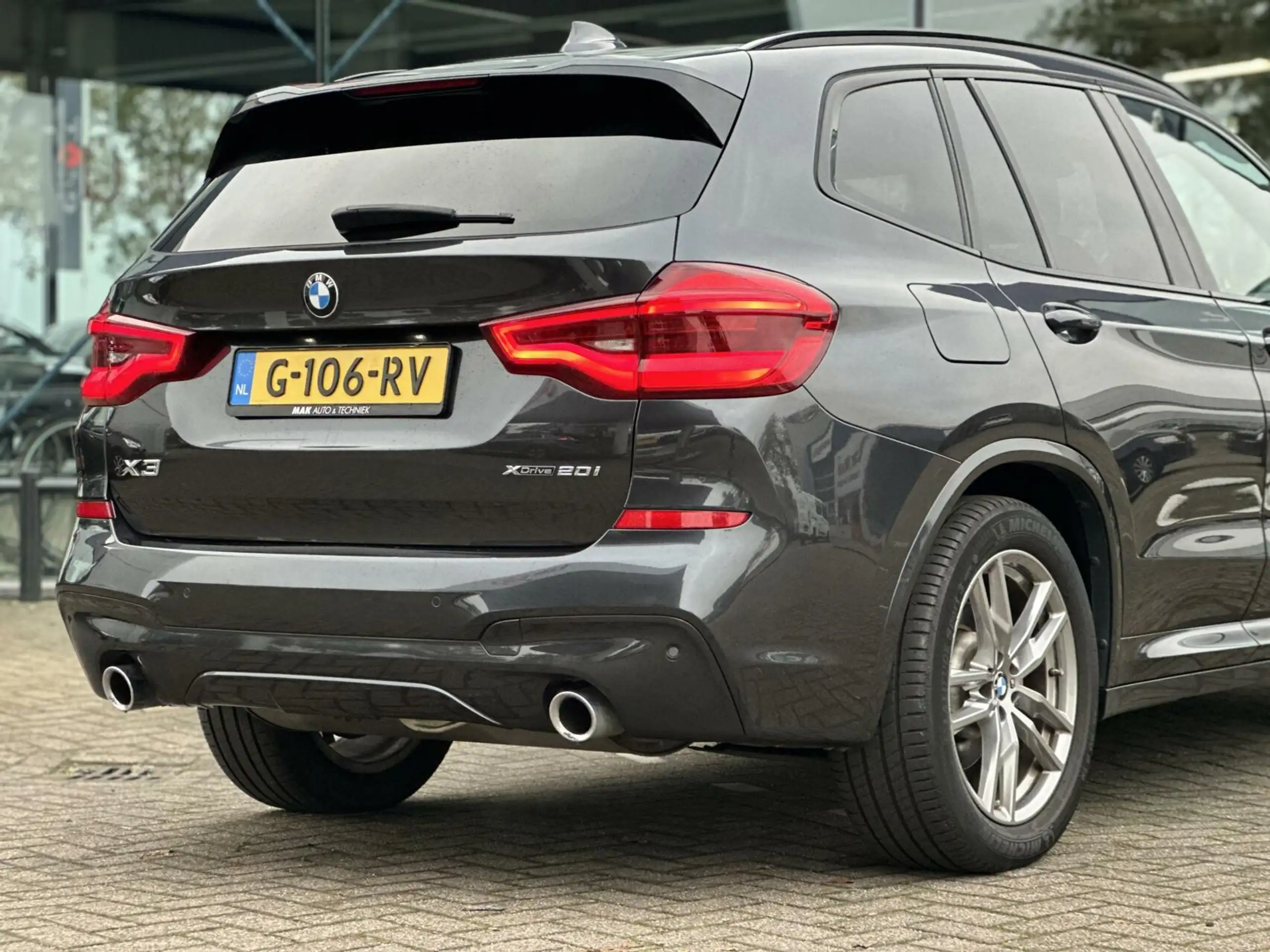 BMW - X3