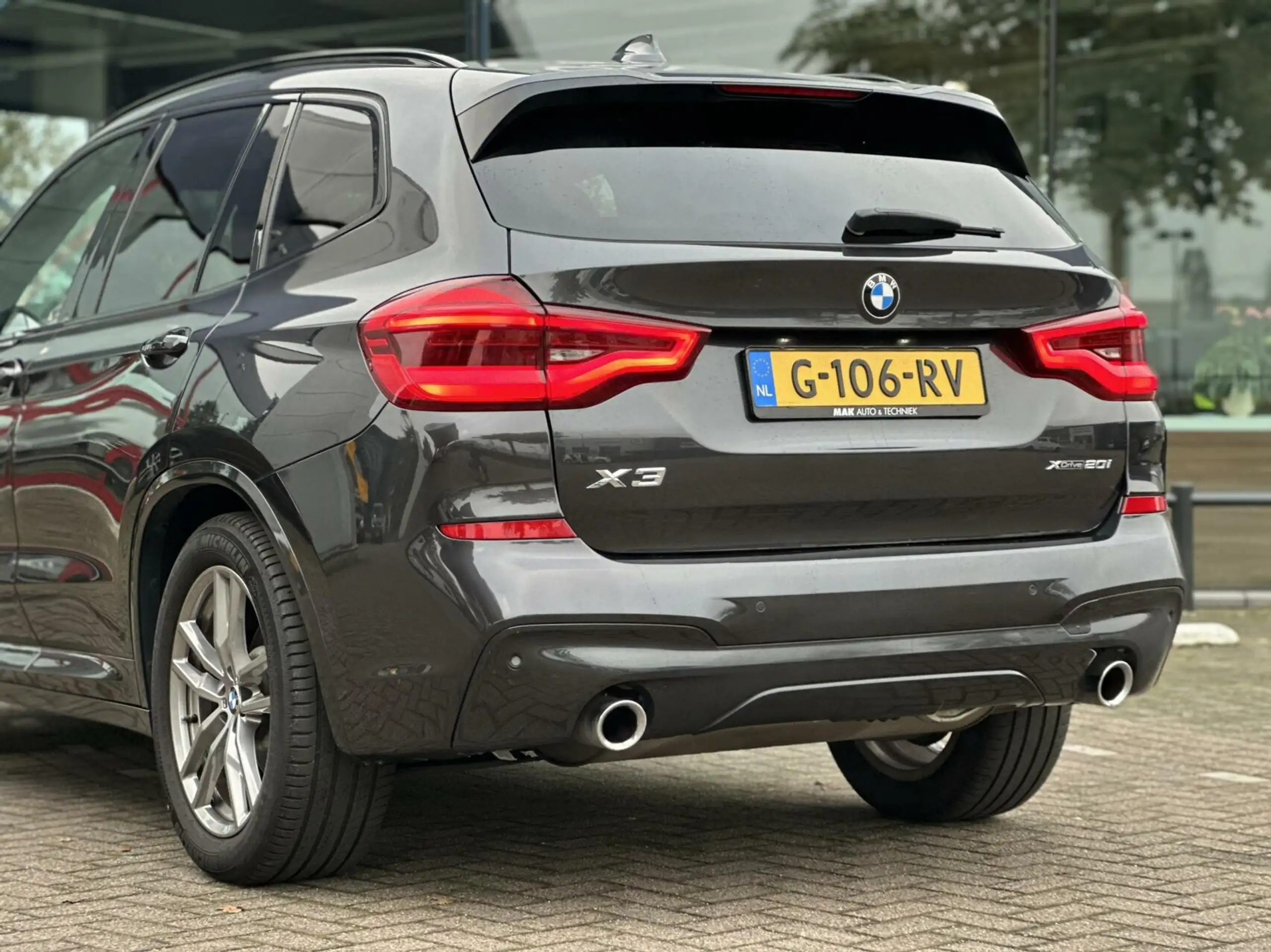 BMW - X3