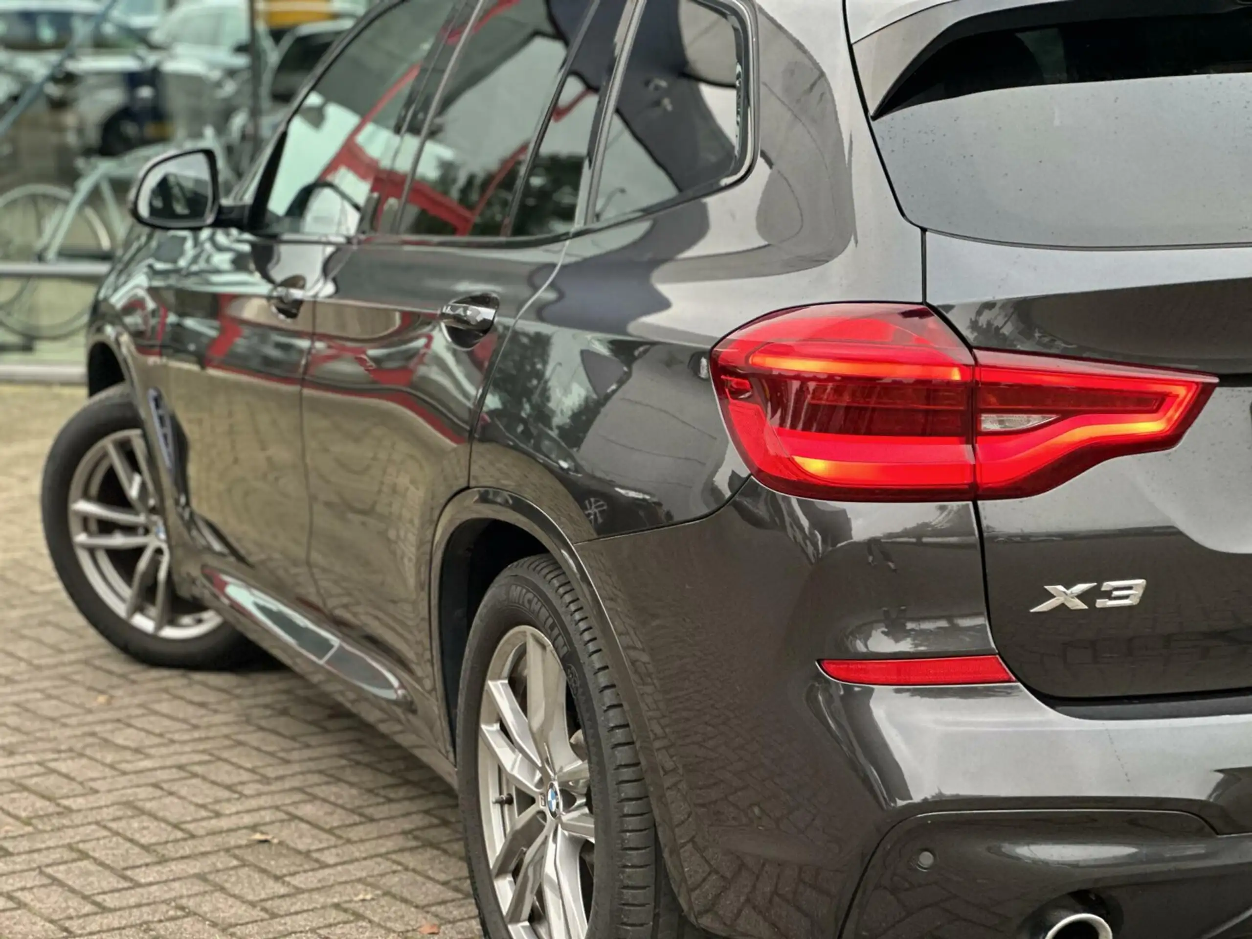 BMW - X3