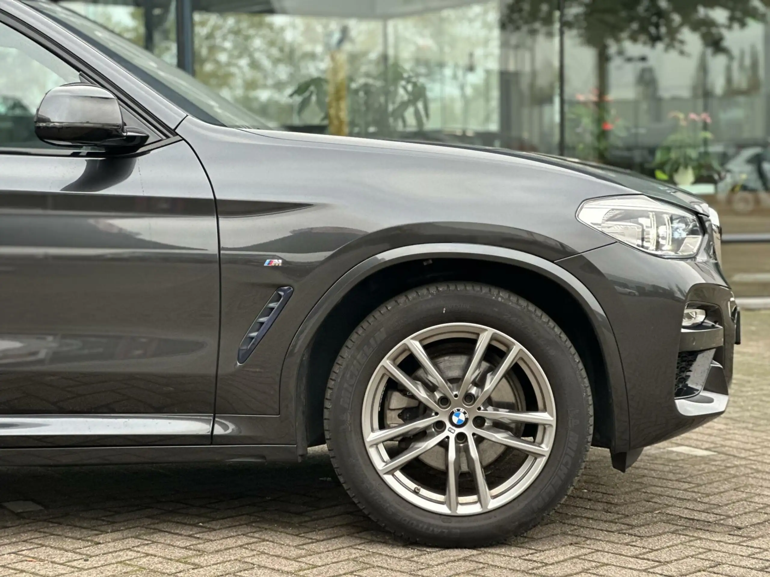 BMW - X3