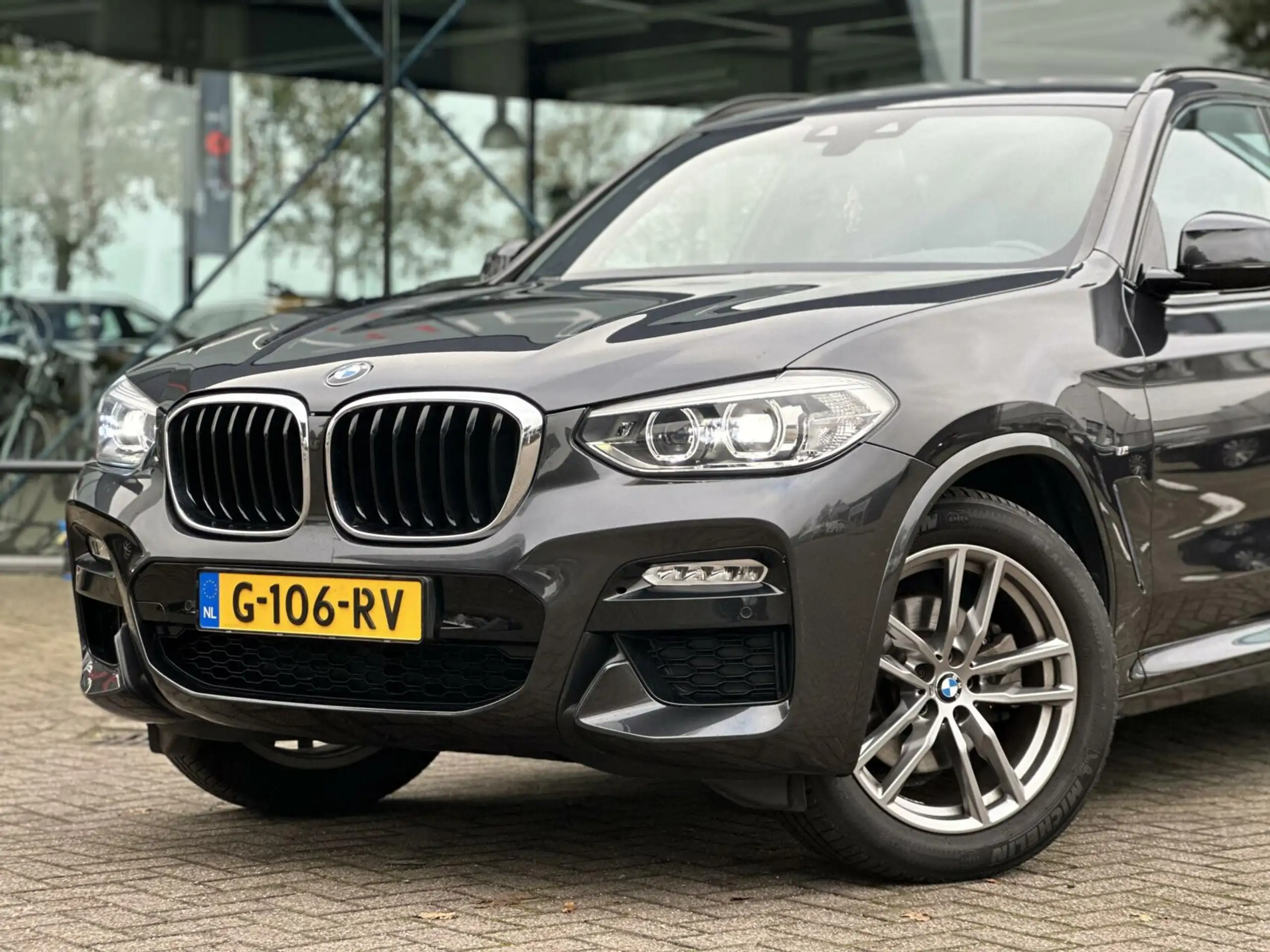 BMW - X3