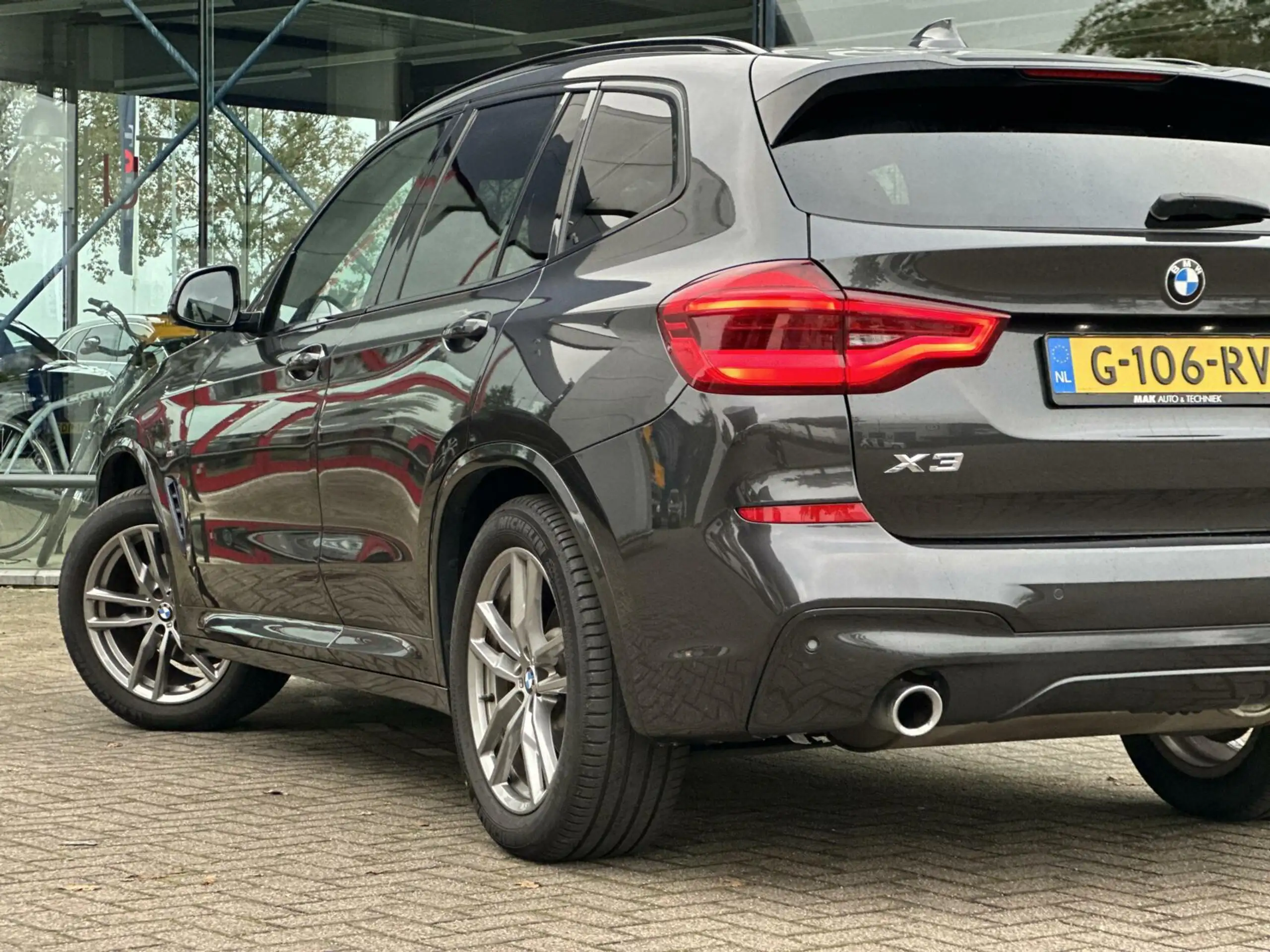 BMW - X3