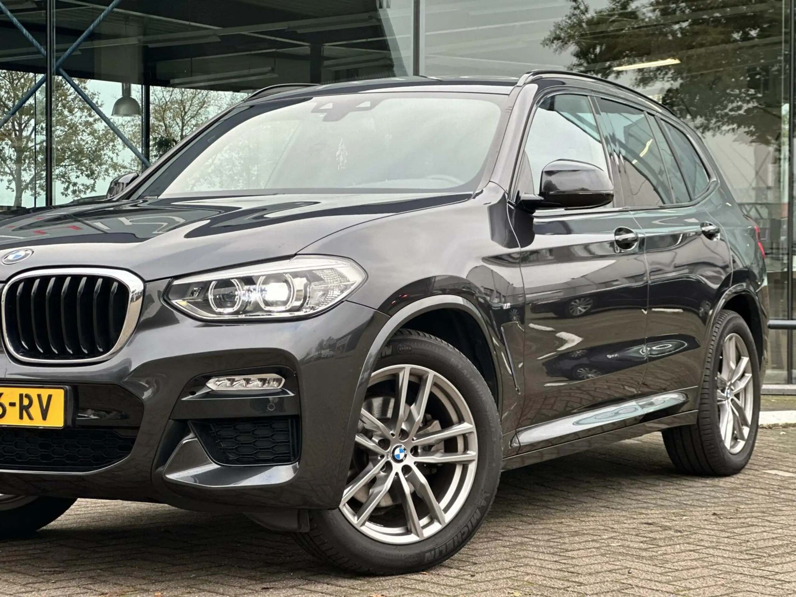 BMW - X3