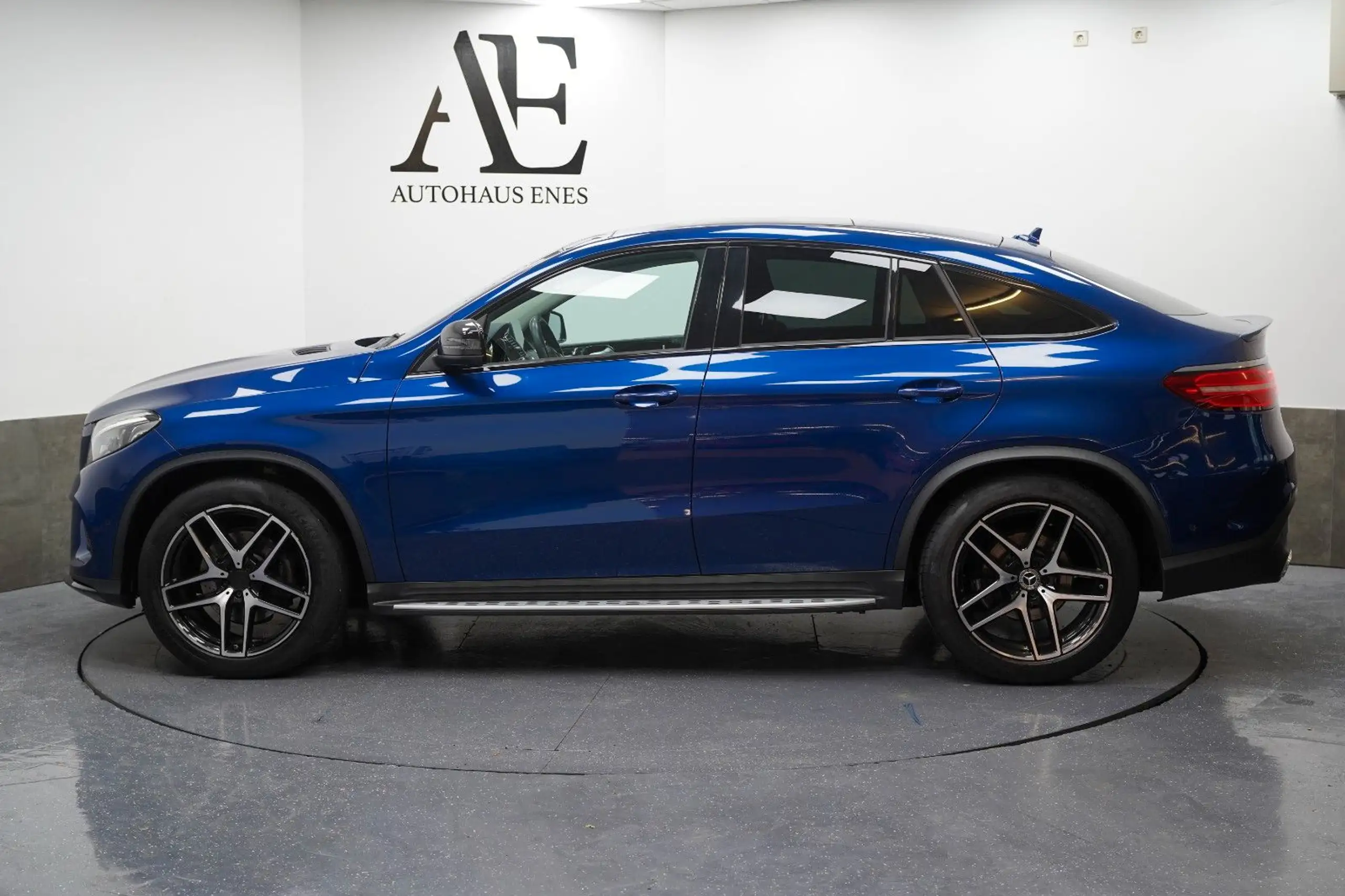 Mercedes-Benz - GLE 350