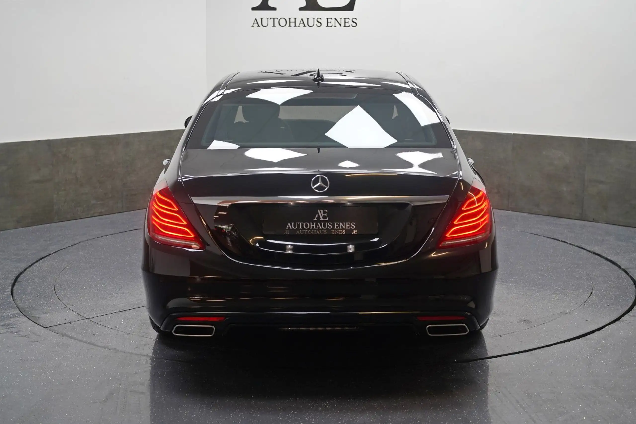 Mercedes-Benz - S 500