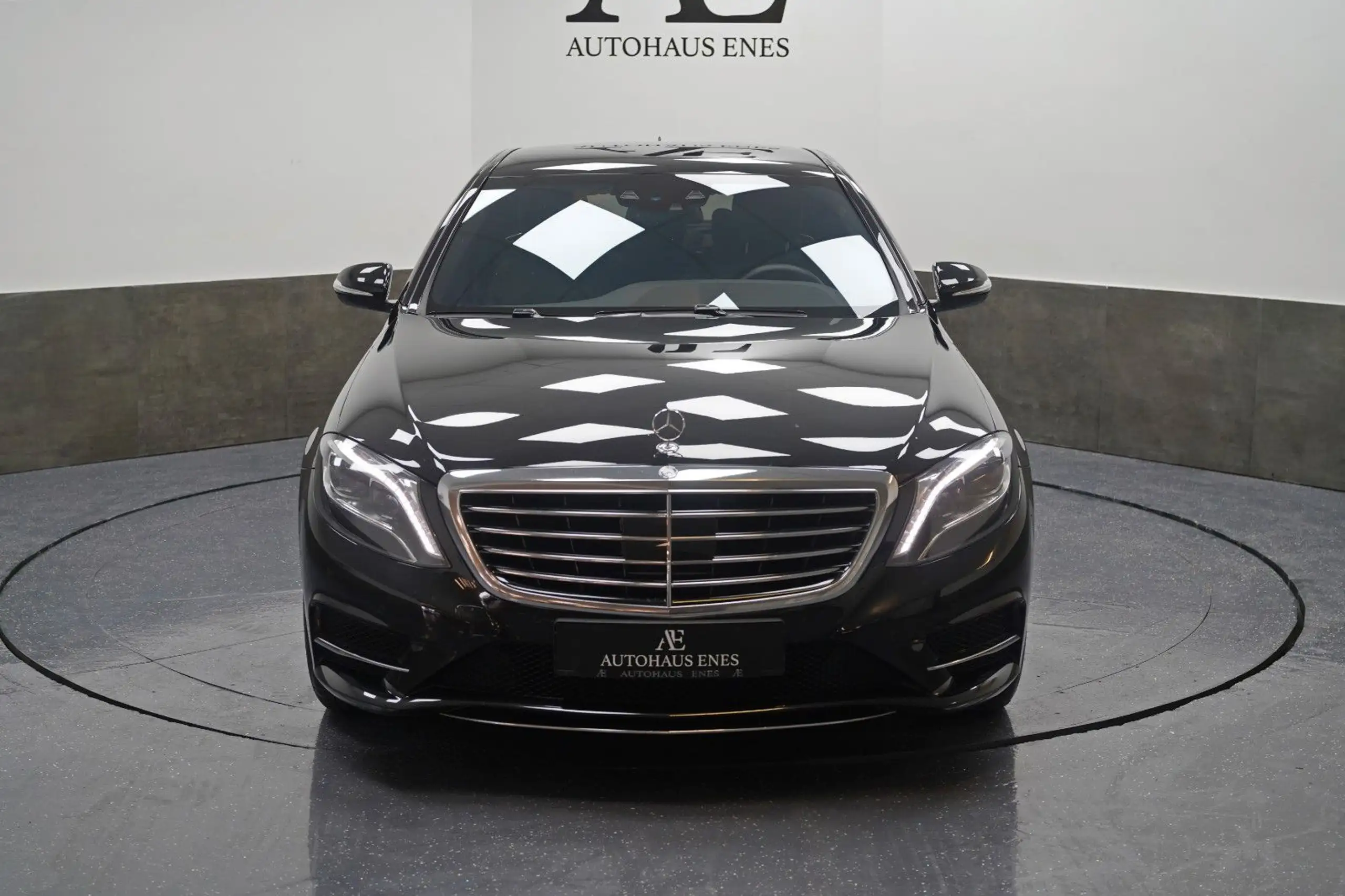 Mercedes-Benz - S 500