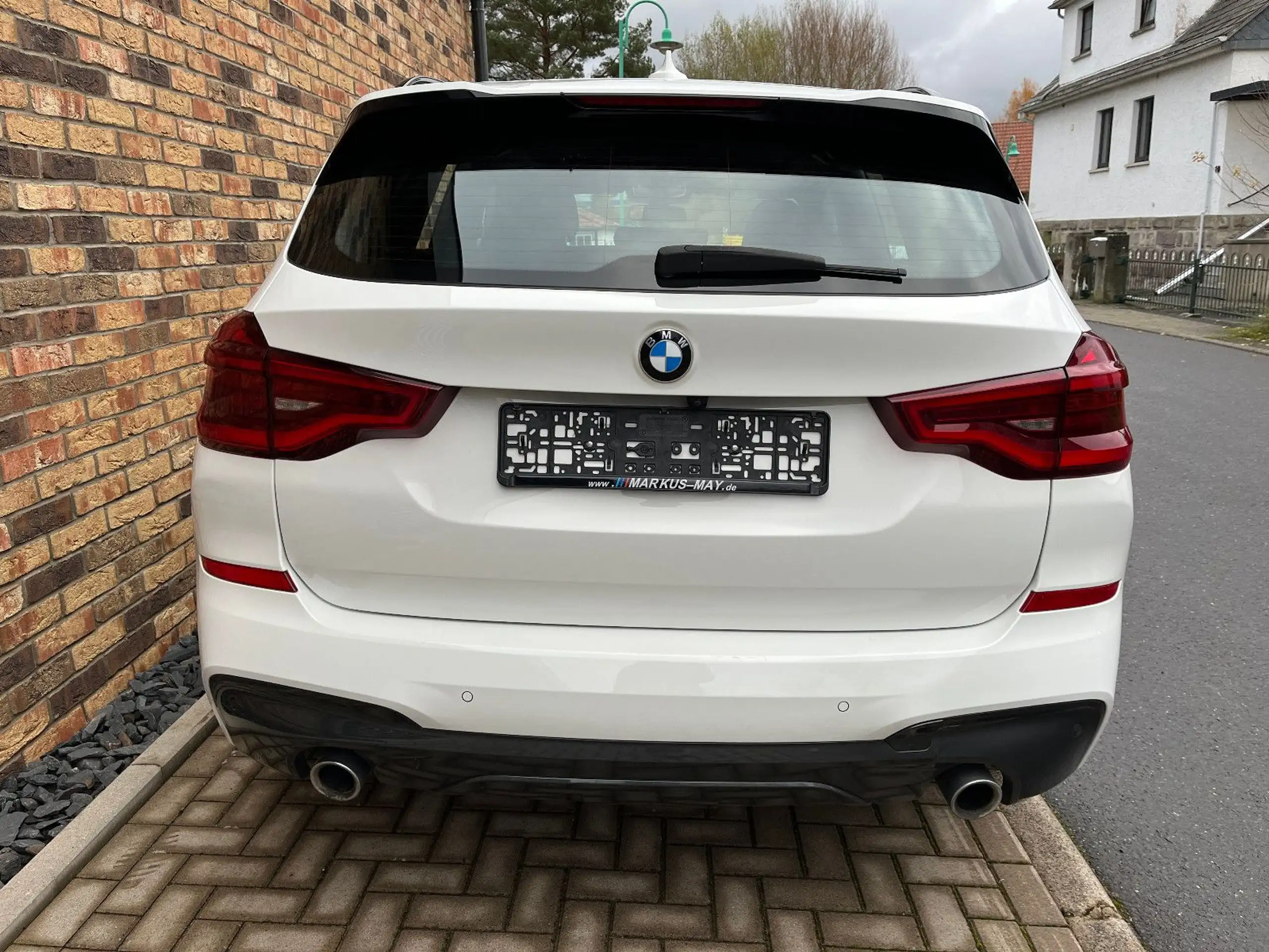 BMW - X3