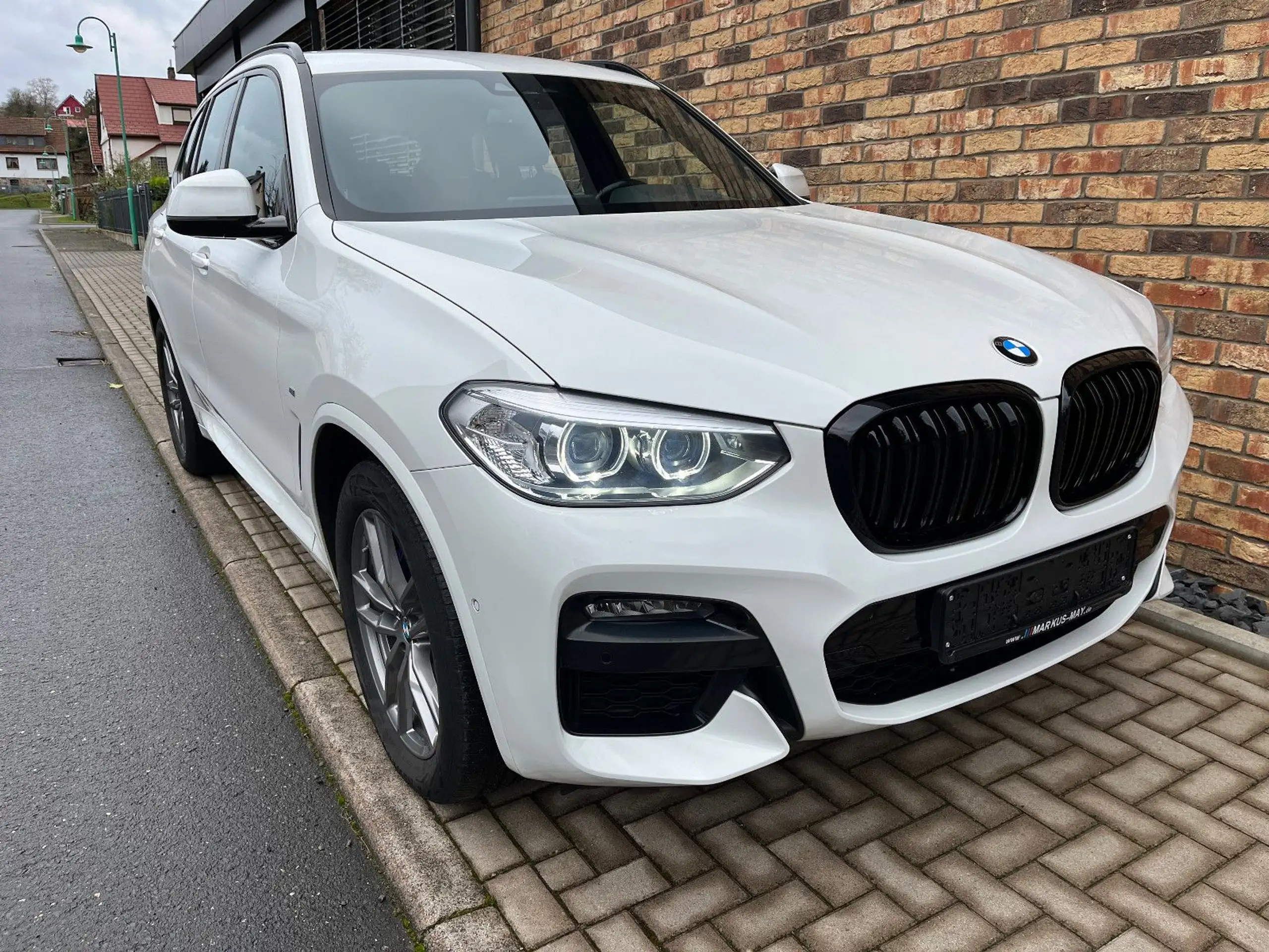 BMW - X3