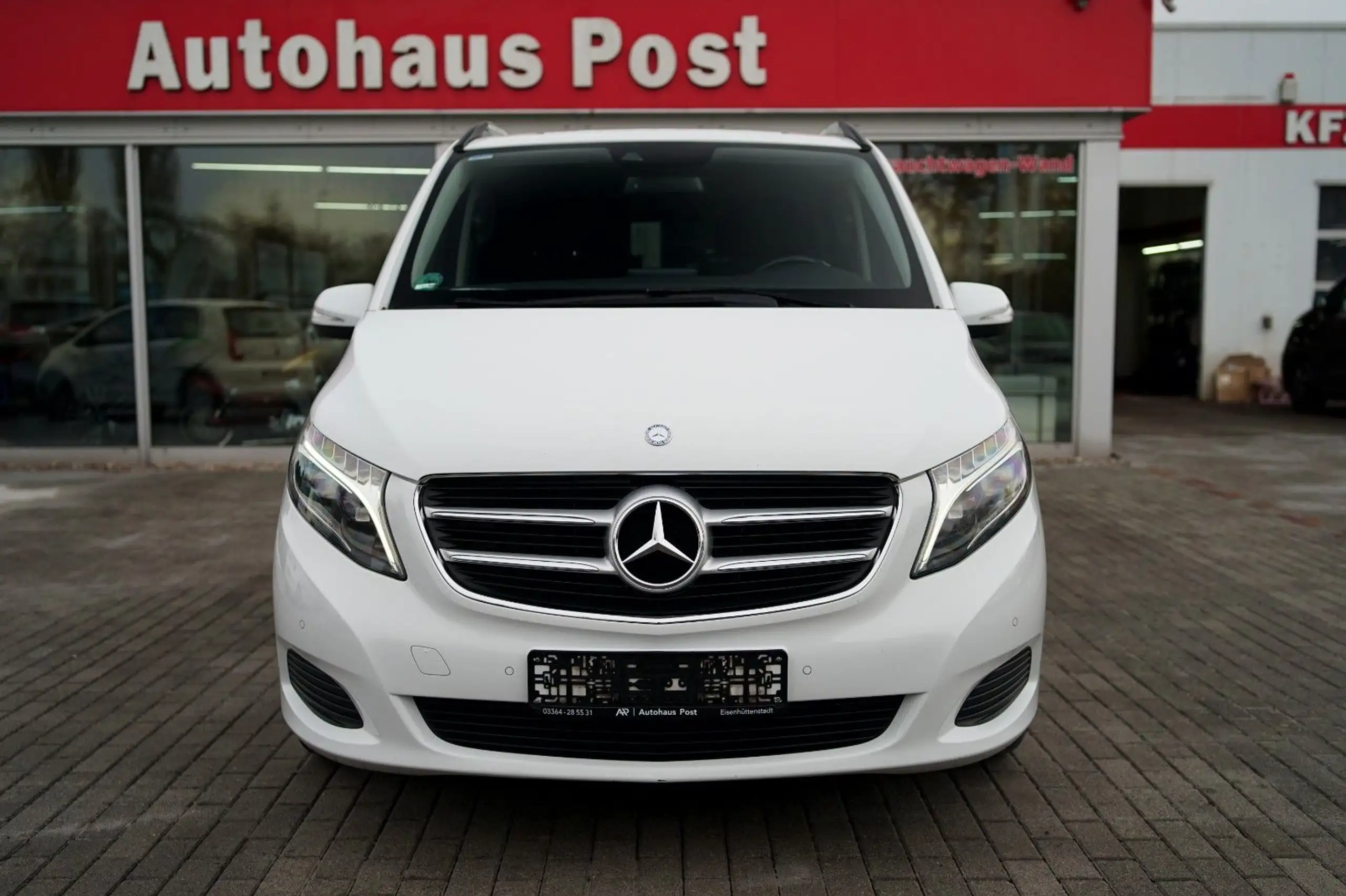 Mercedes-Benz - V 250