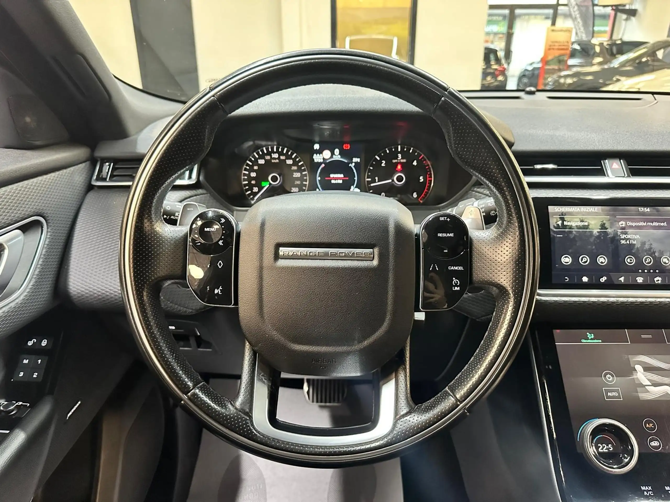 Land Rover - Range Rover Velar