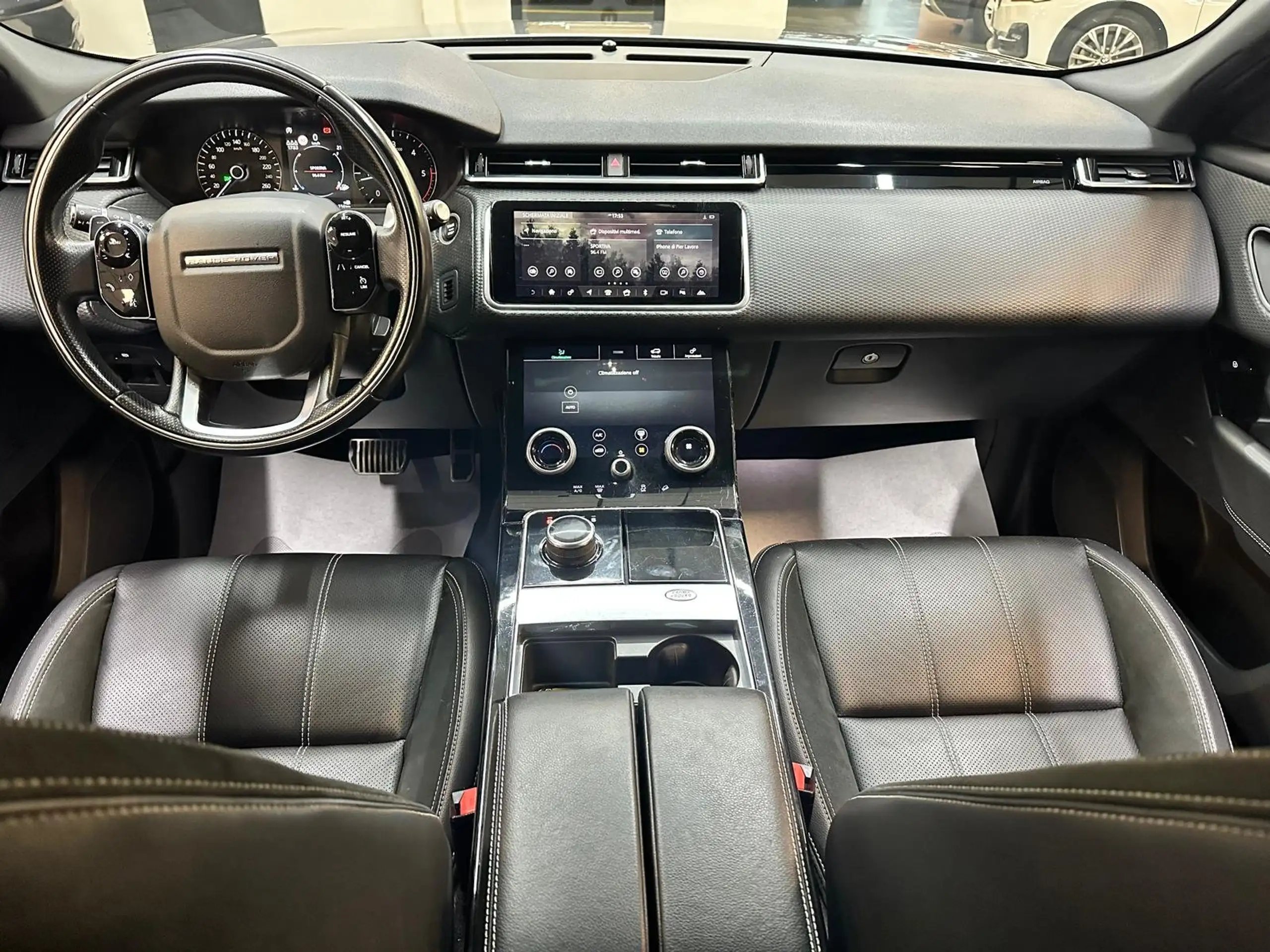 Land Rover - Range Rover Velar