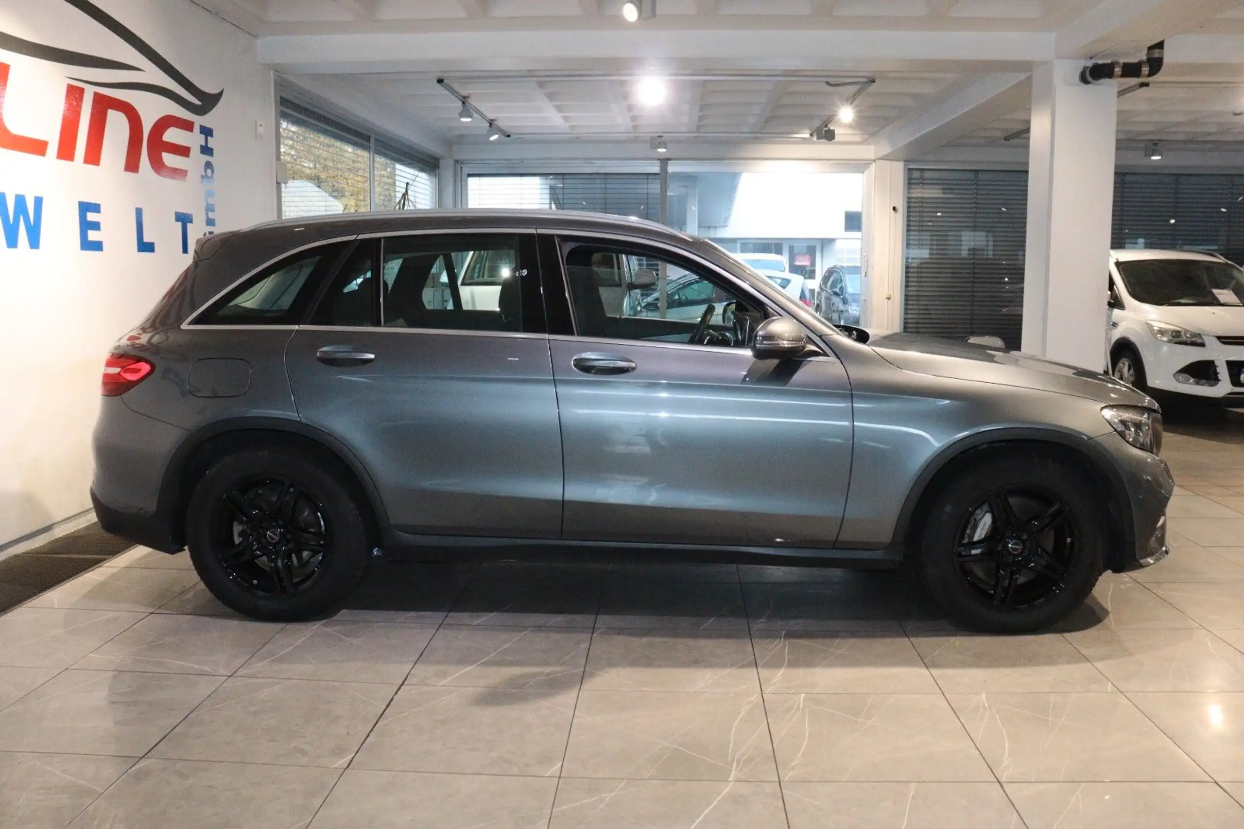 Mercedes-Benz - GLC 350