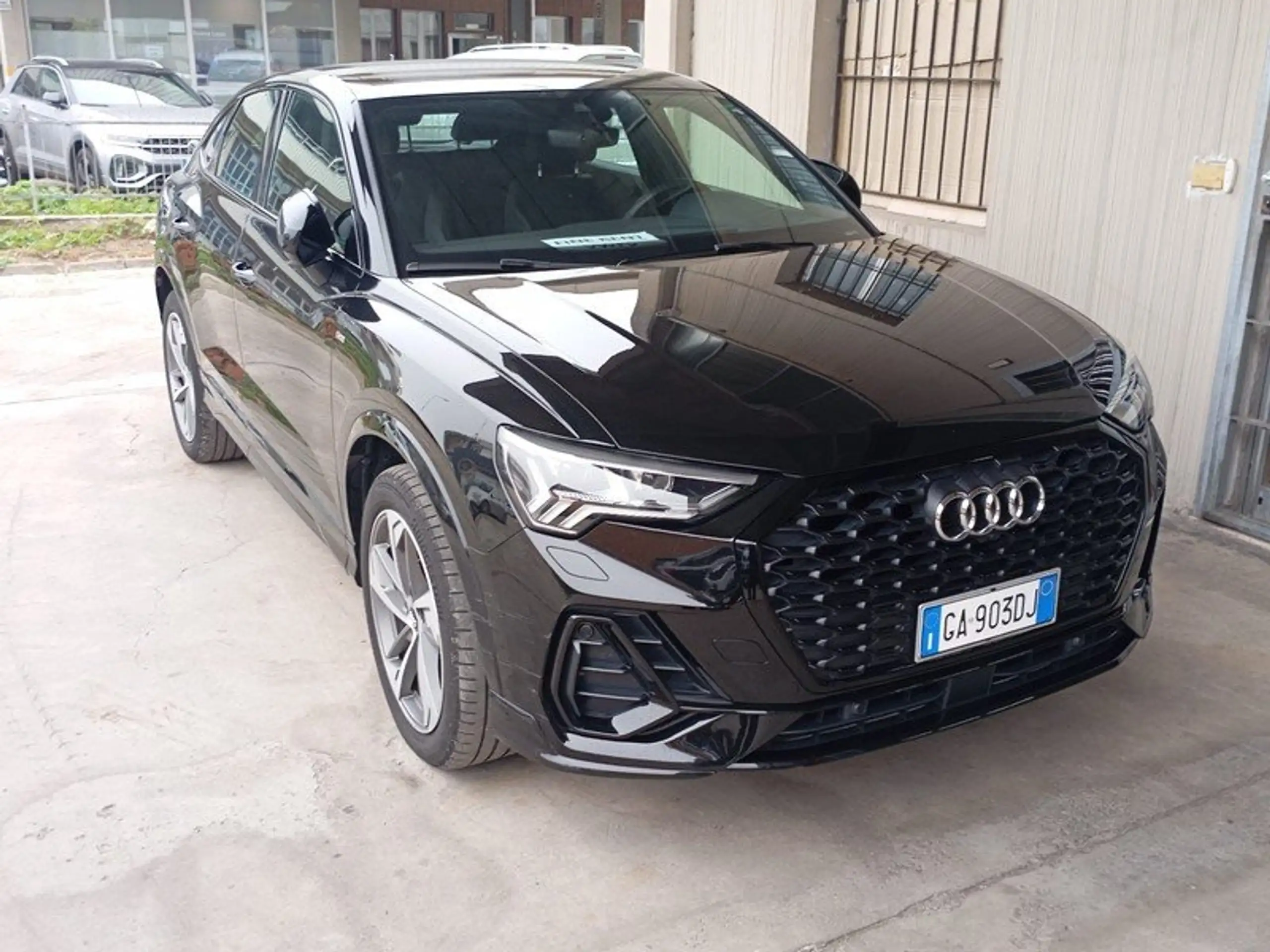 Audi - Q3