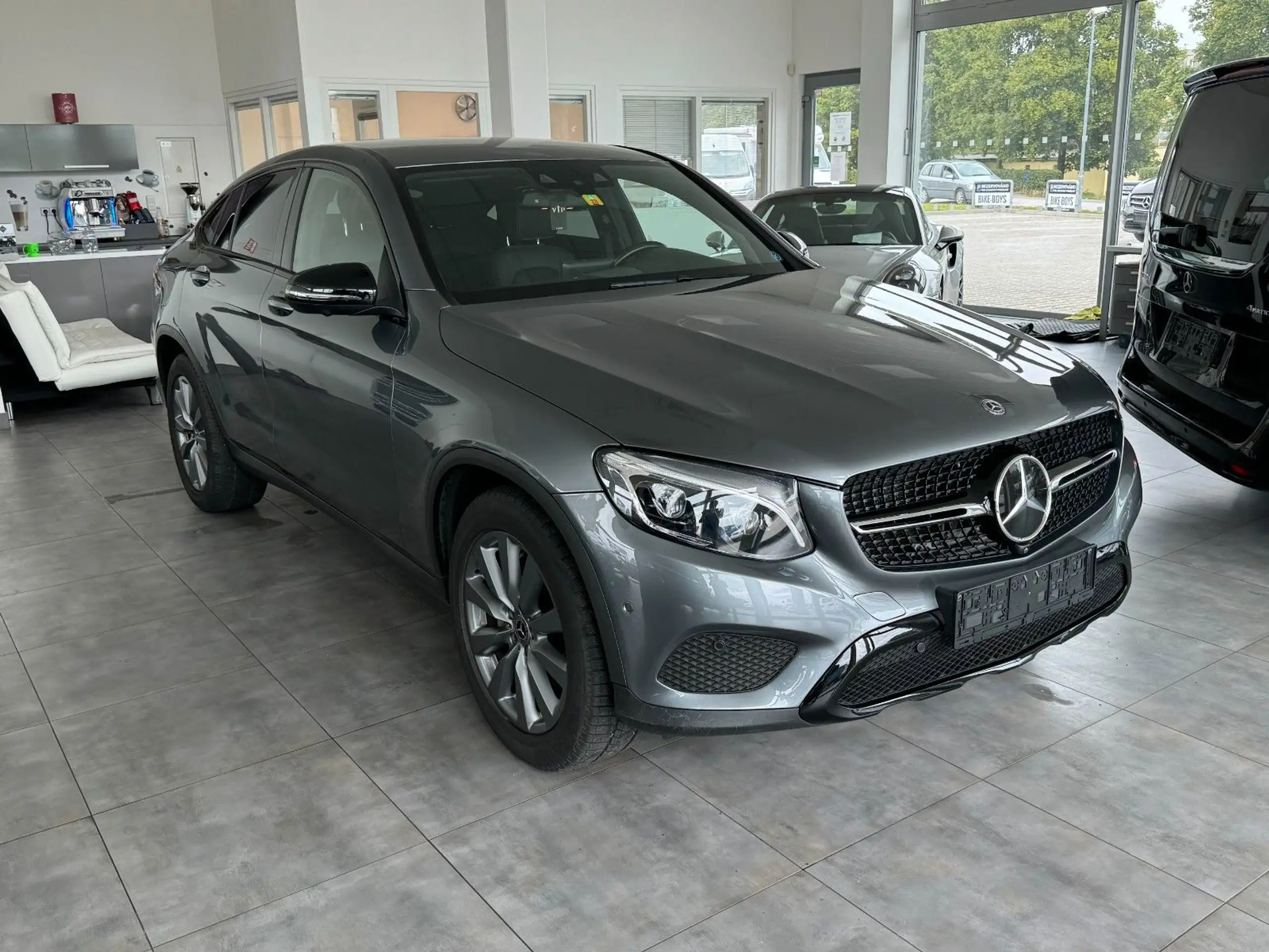 Mercedes-Benz - GLC 250