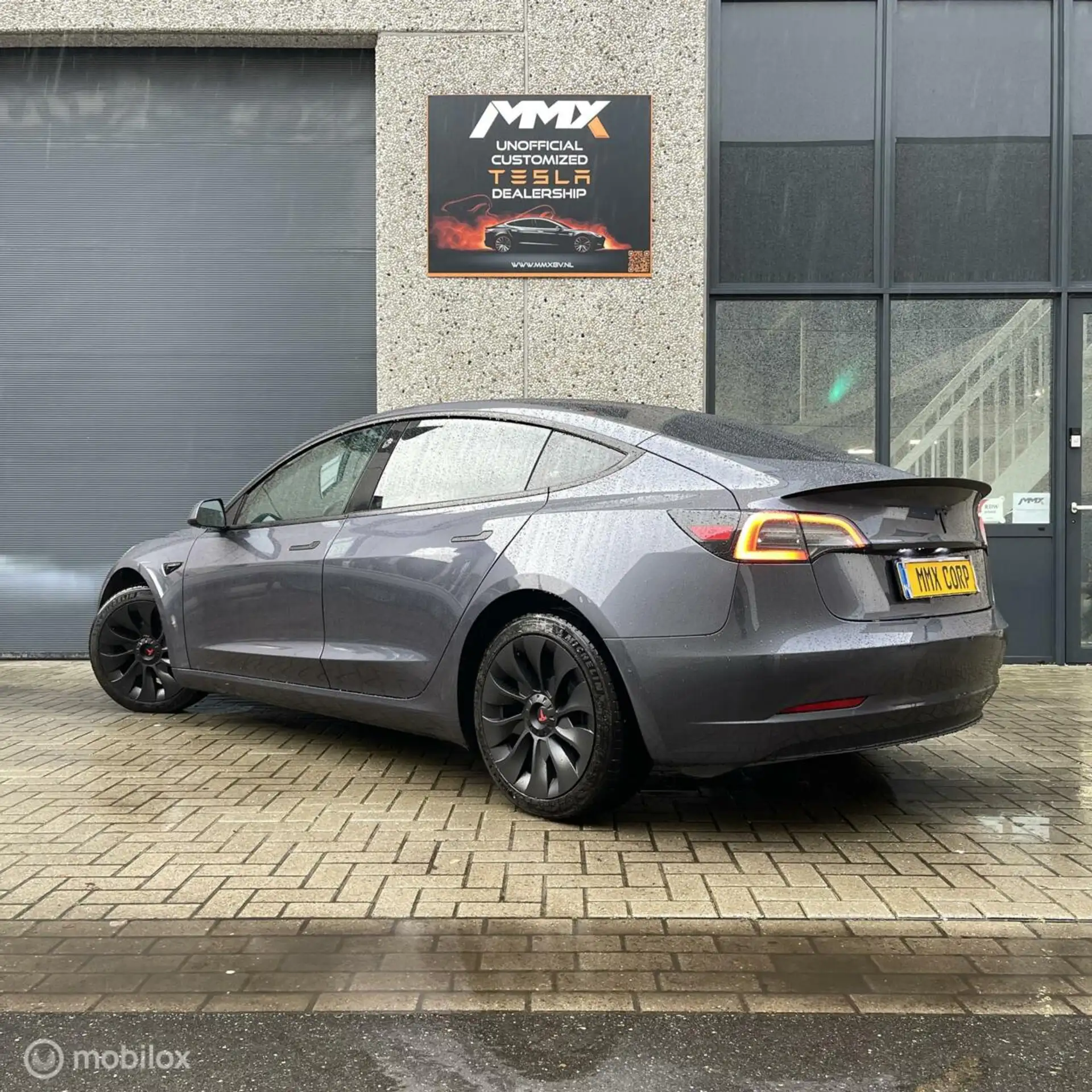 Tesla - Model 3