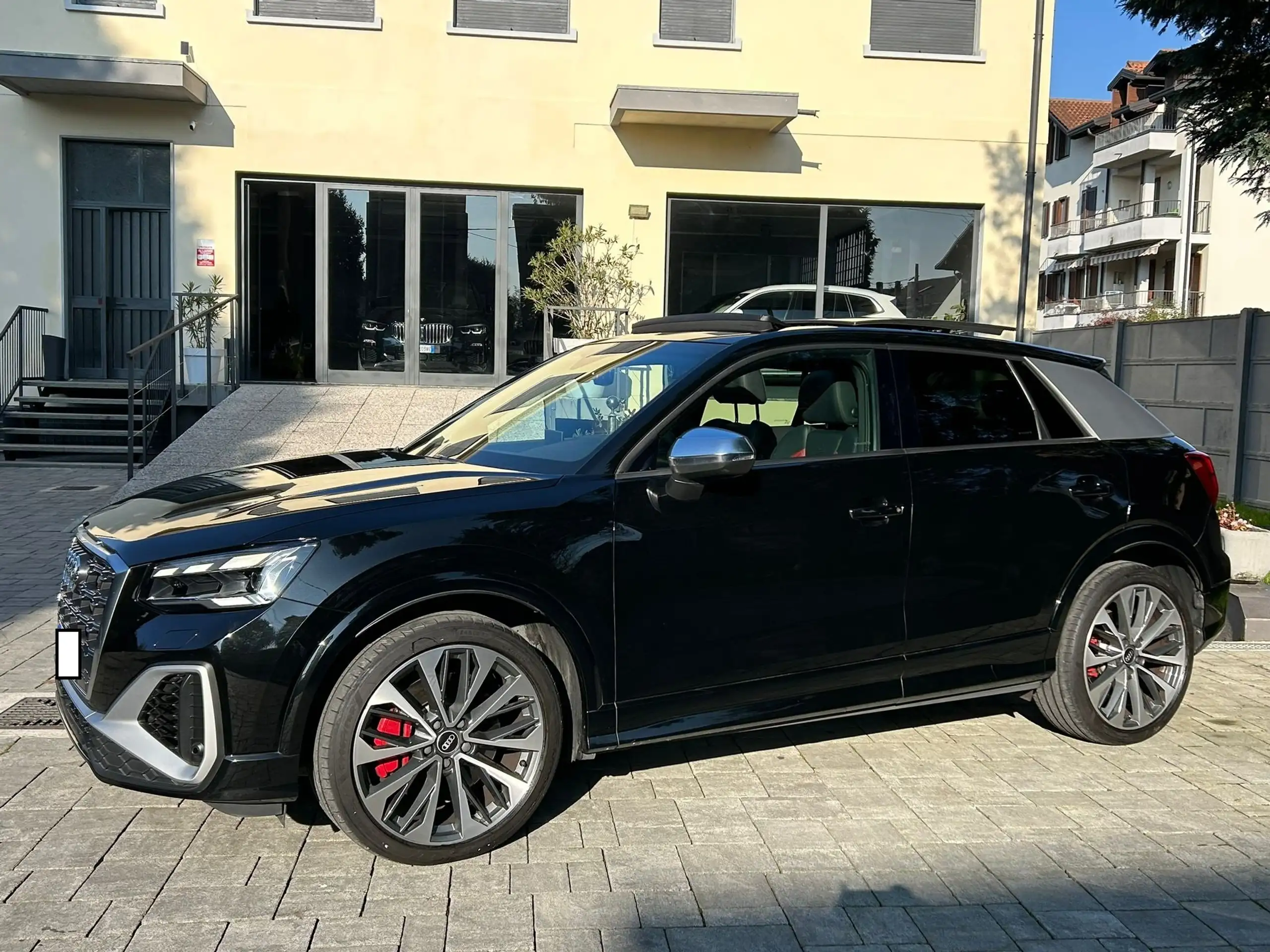 Audi - SQ2