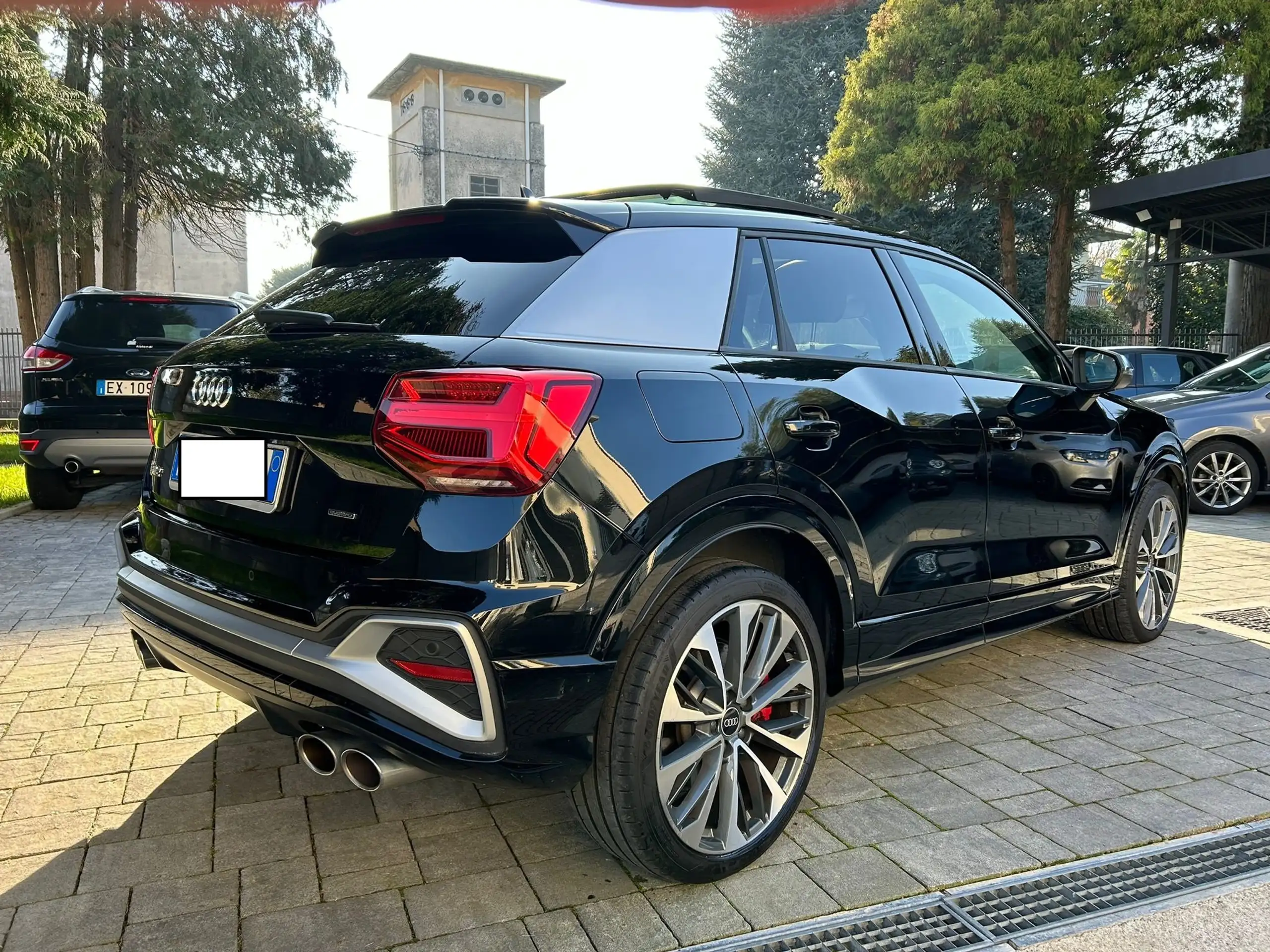 Audi - SQ2